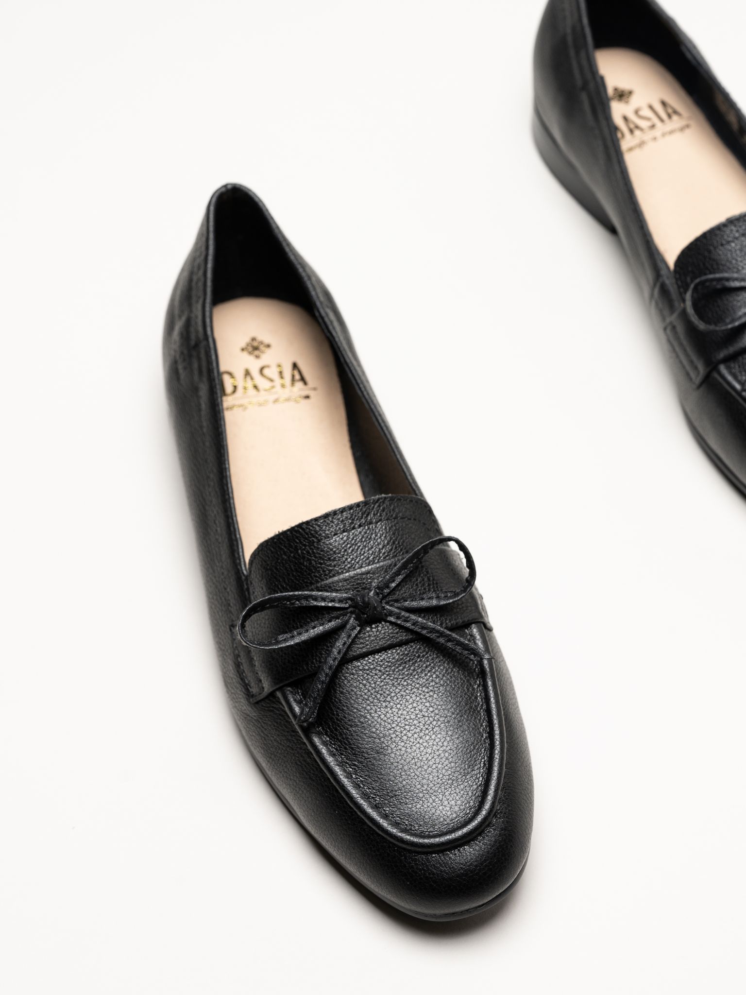 Dasia - Shelly - Svarta loafers i skinn