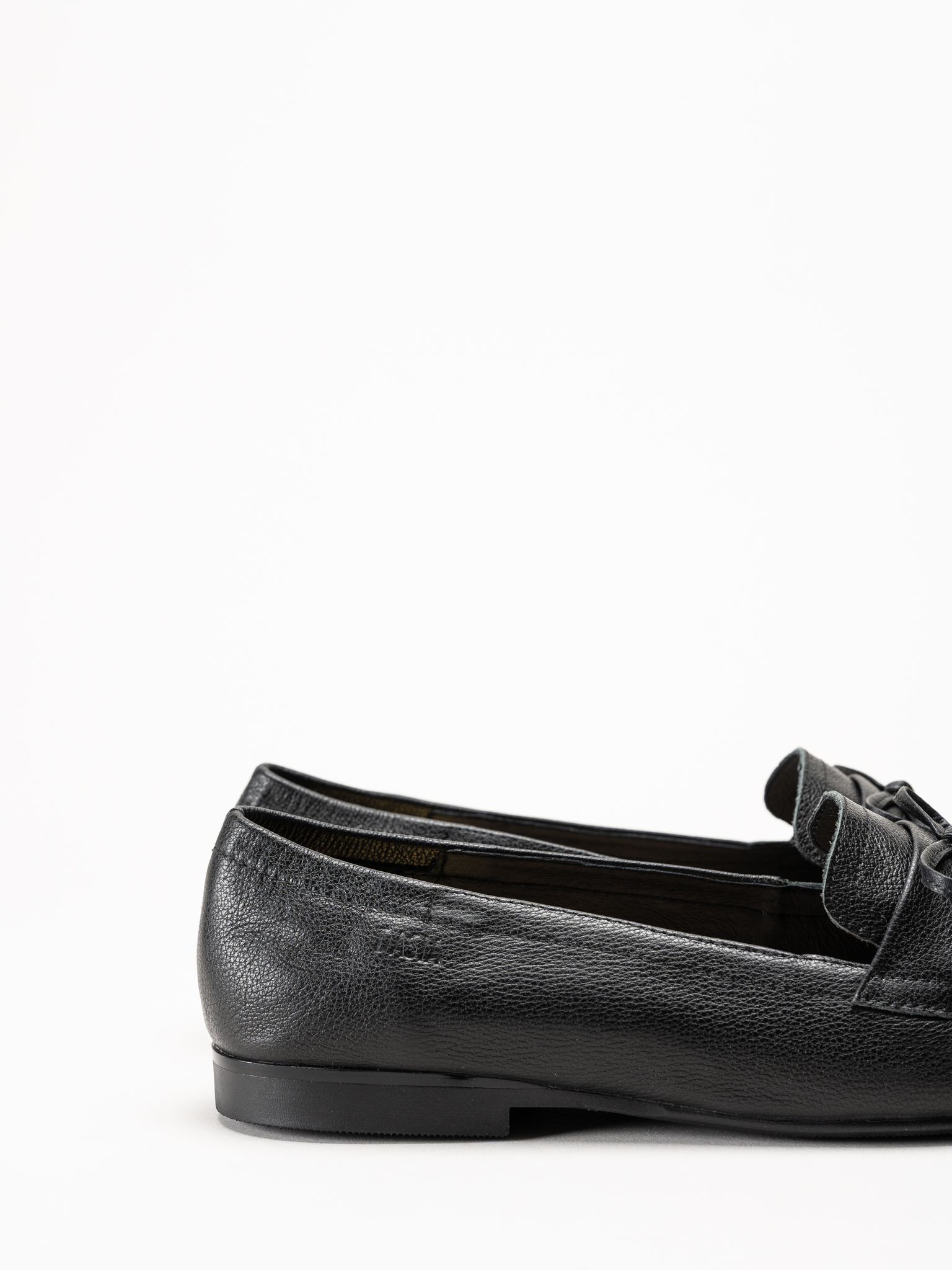 Dasia - Shelly - Svarta loafers i skinn