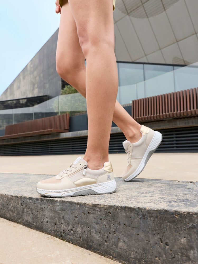 Rieker - Beige sneakers i skinnimitation