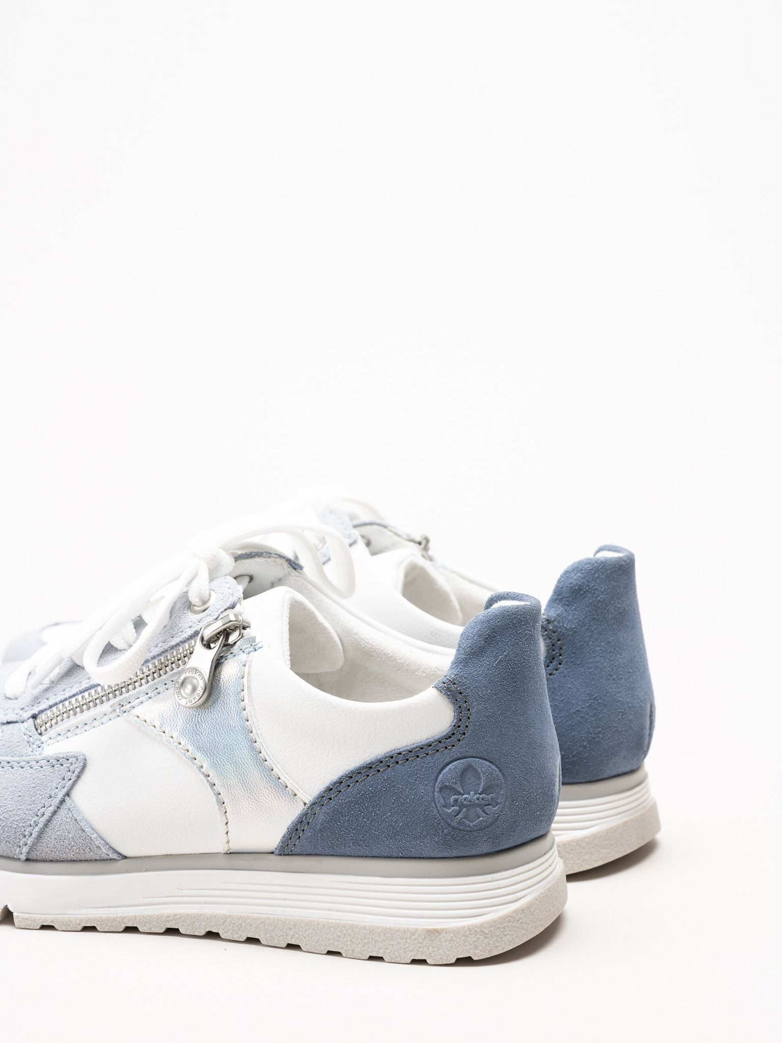 Rieker - Ljusblå sneakers i mocka och skinn