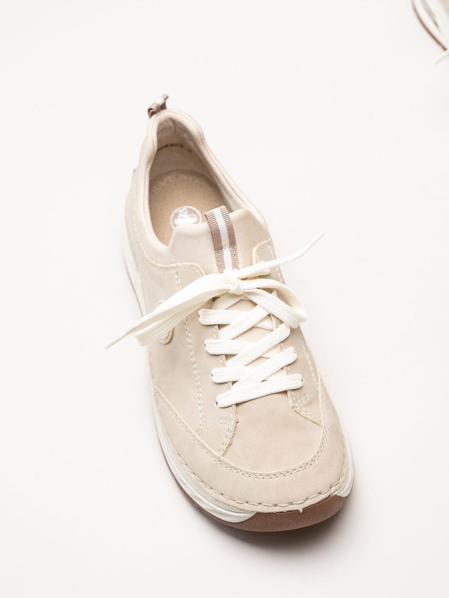 Rieker - Beige slip on skor