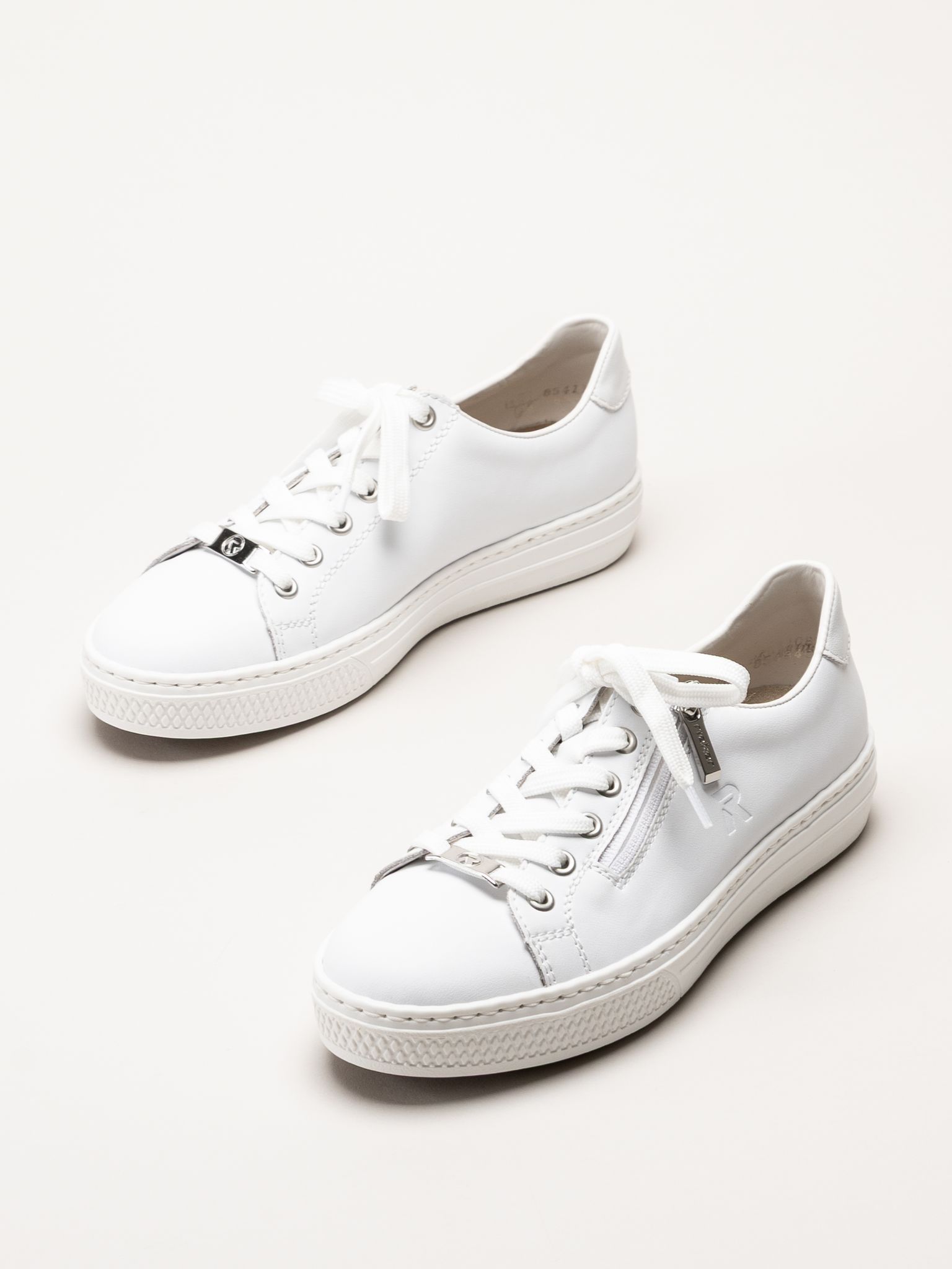 Rieker - Vita sneakers i skinn