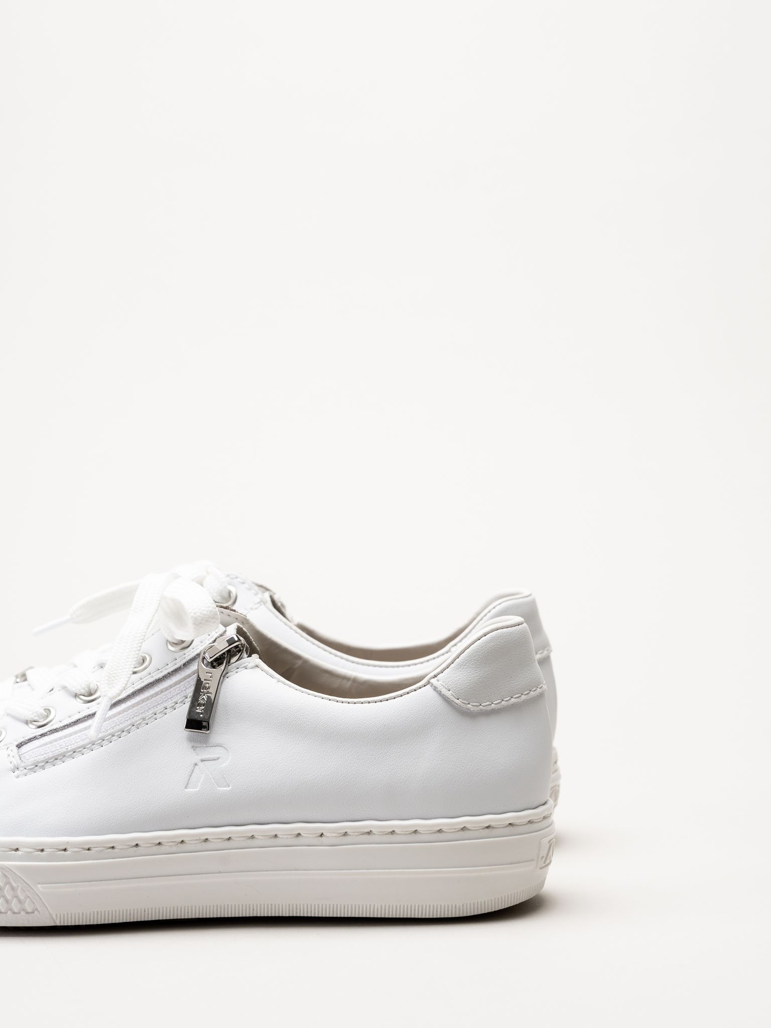 Rieker - Vita sneakers i skinn