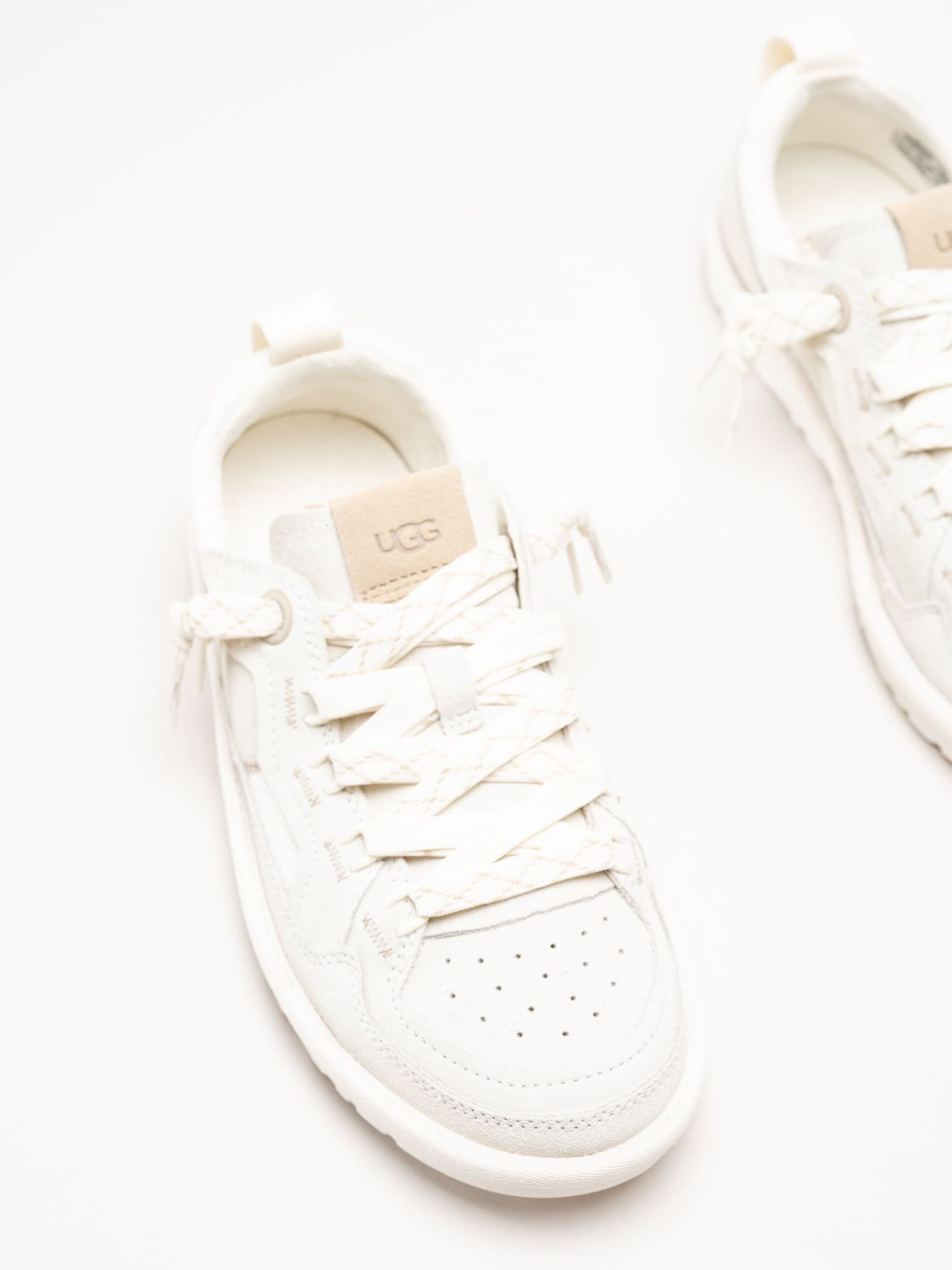 UGG - W Minimel - Offwhite sneakers i mocka