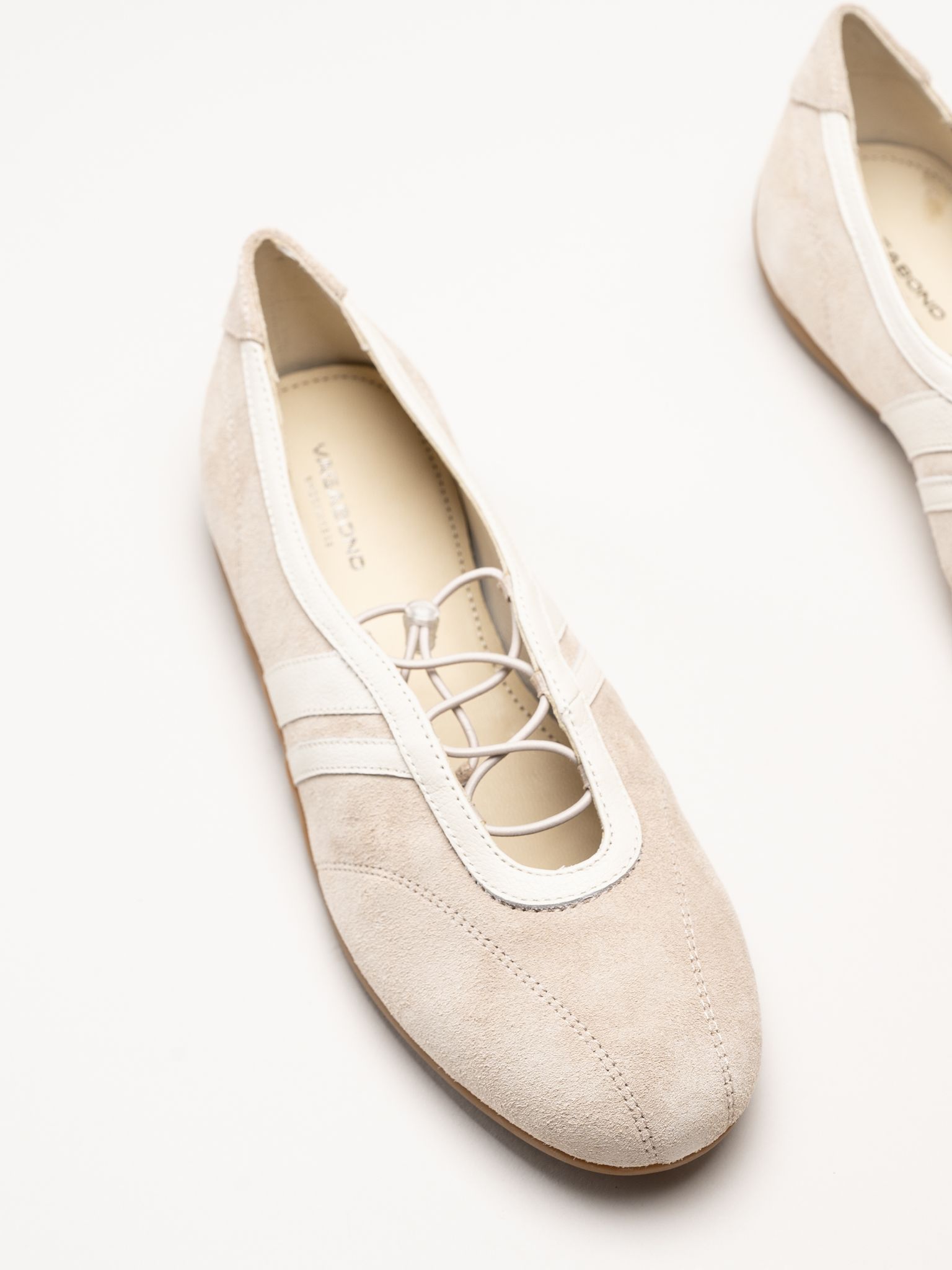 Vagabond - Hollie - Offwhite sportiga ballerinaskor