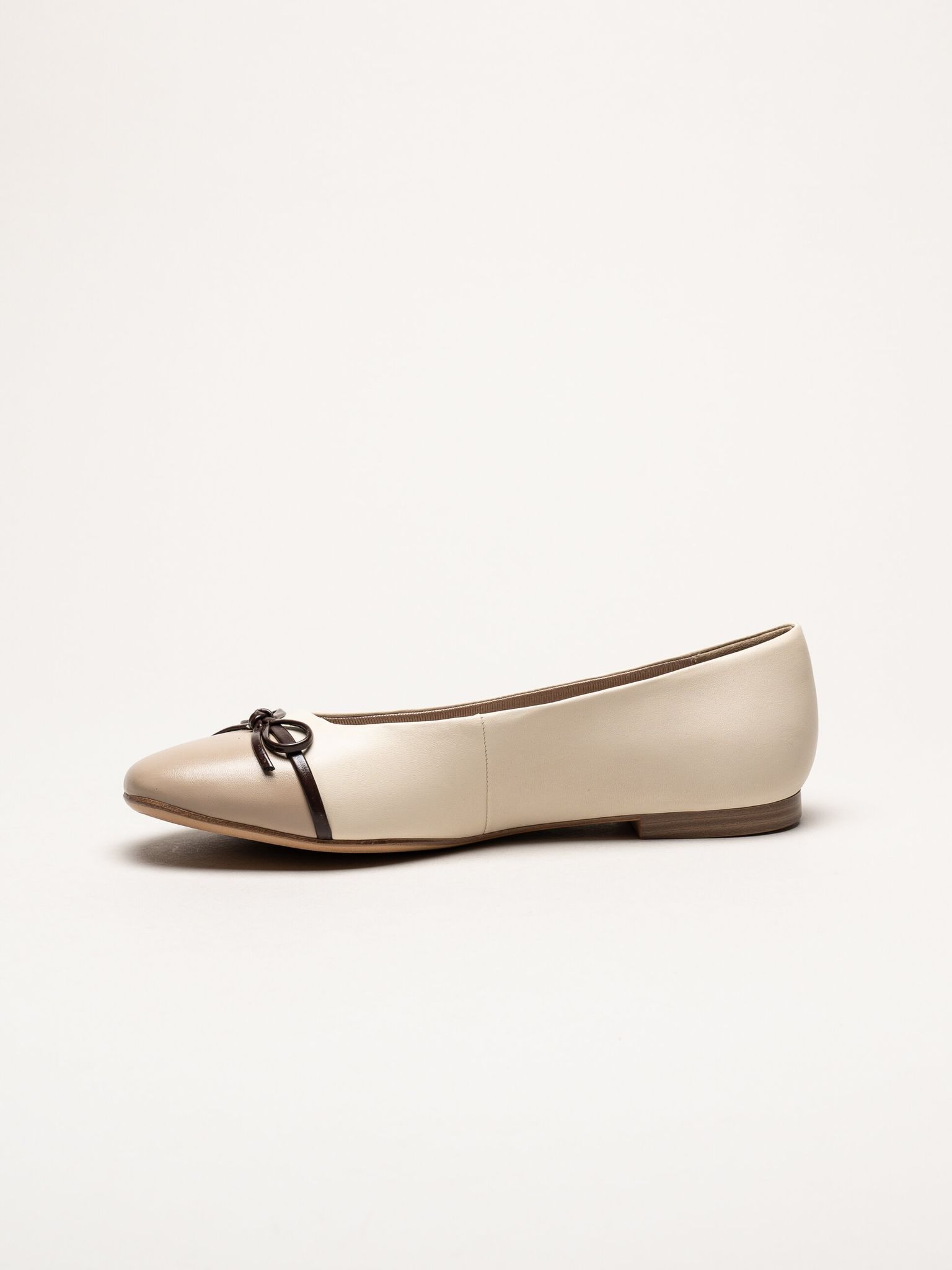 Tamaris - Beige ballerinaskor i skinn
