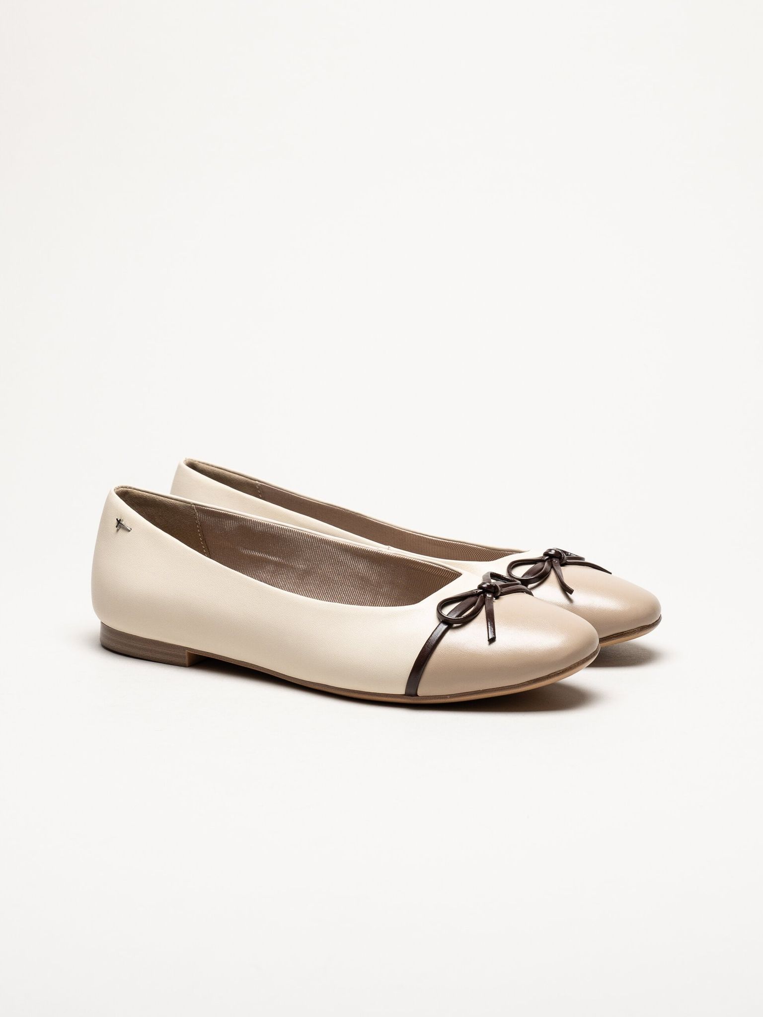 Tamaris - Beige ballerinaskor i skinn