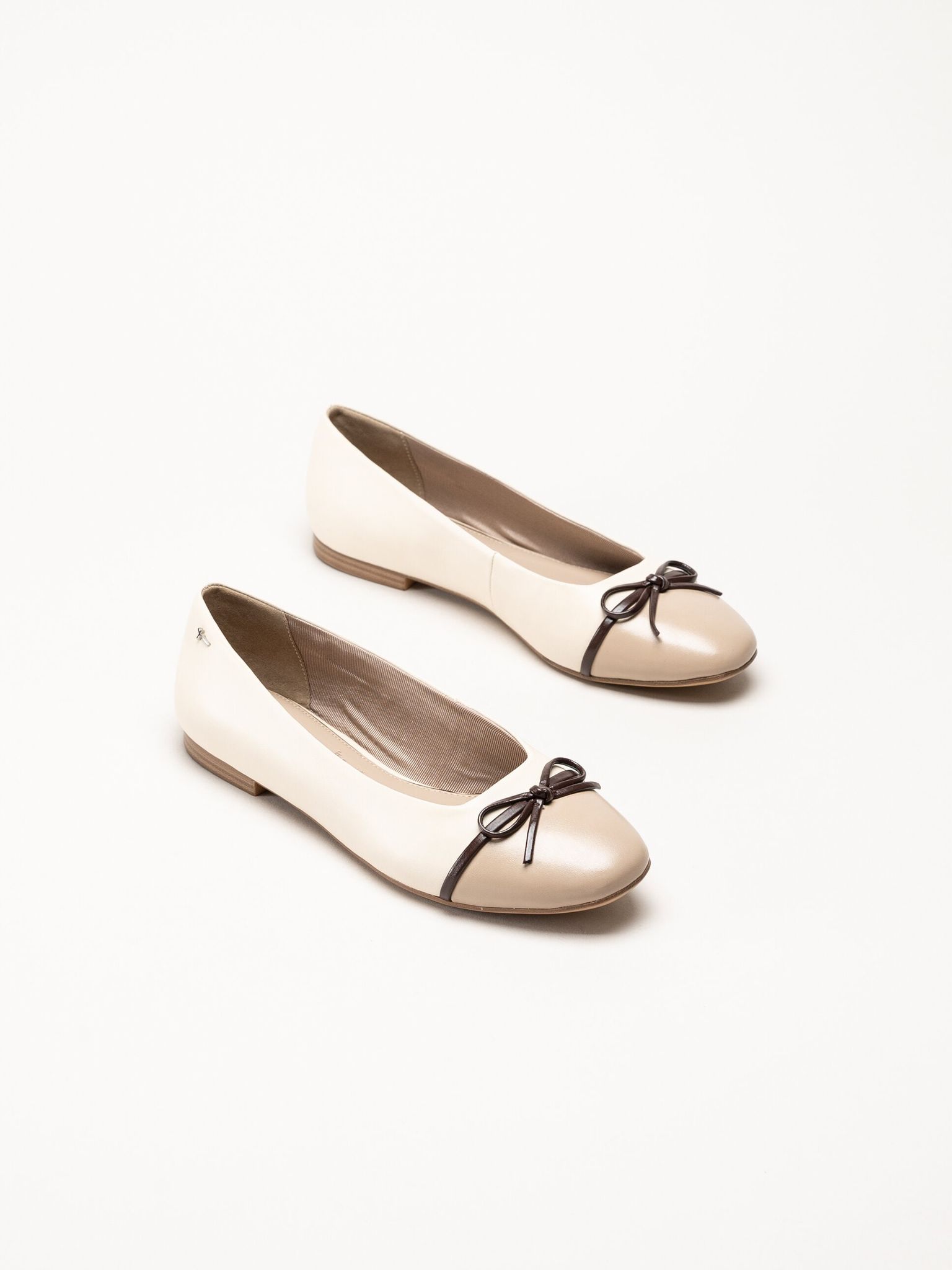 Tamaris - Beige ballerinaskor i skinn