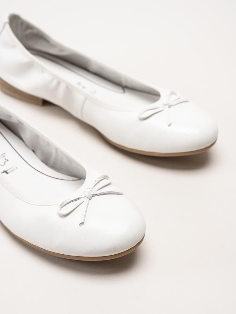 Tamaris - Vita ballerina i skinn