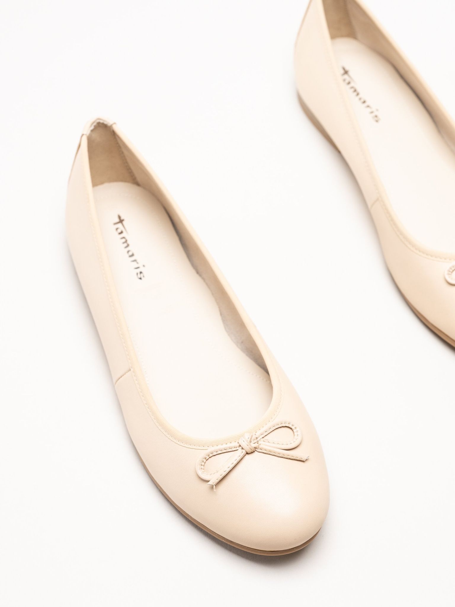 Tamaris - Beige ballerinaskor i skinn