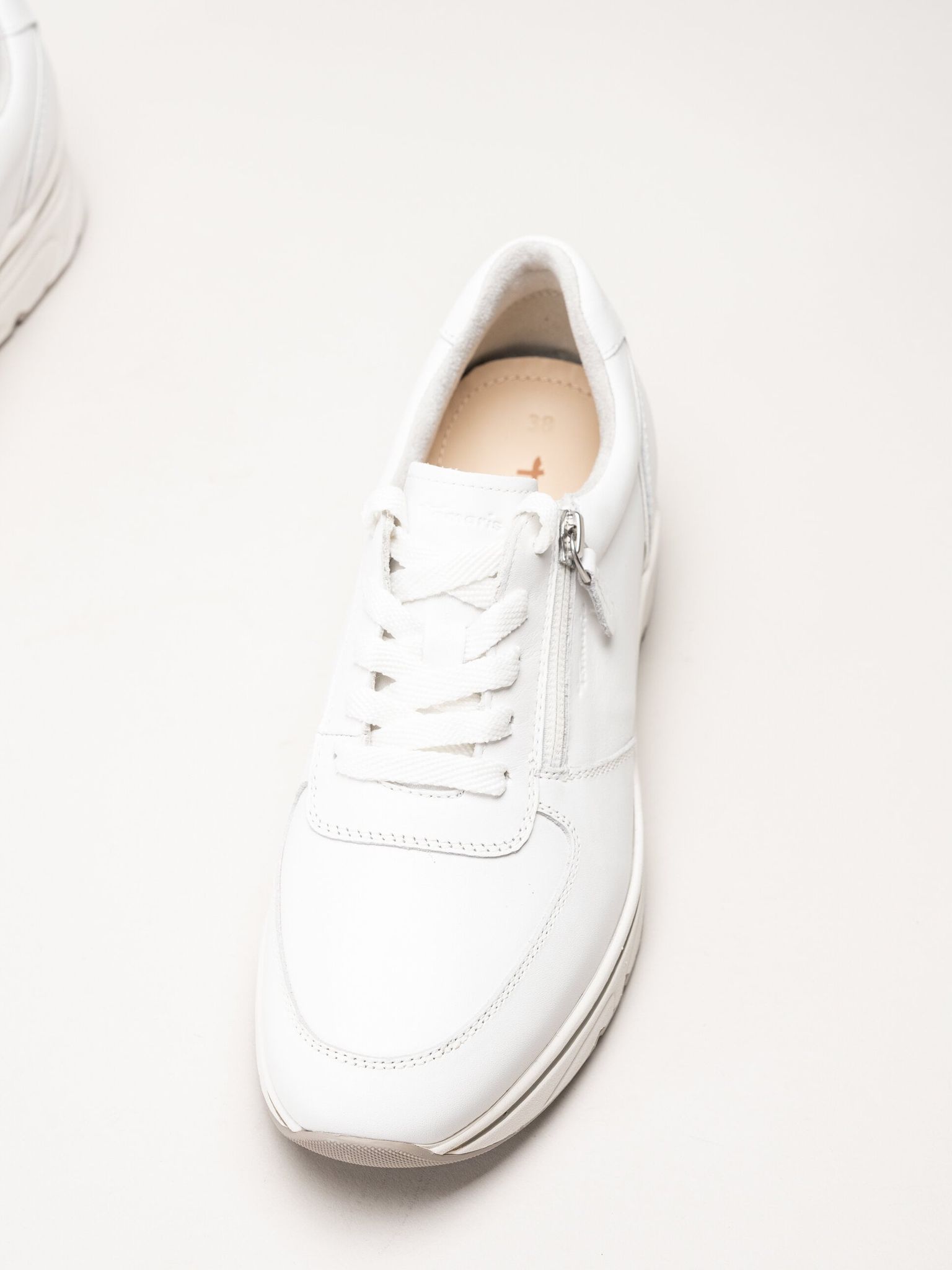 Tamaris - Vita sneakers i skinn