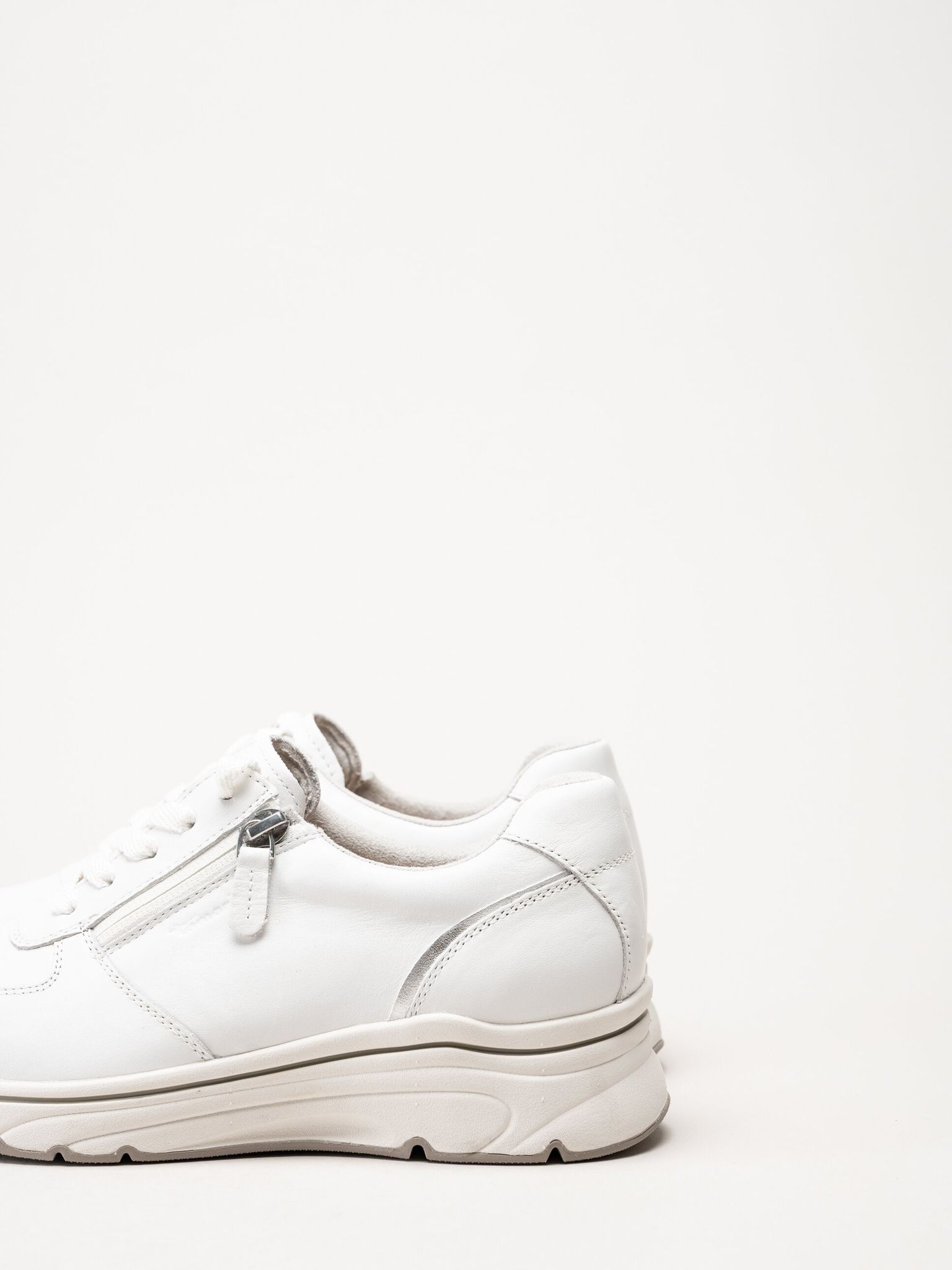 Tamaris - Vita sneakers i skinn