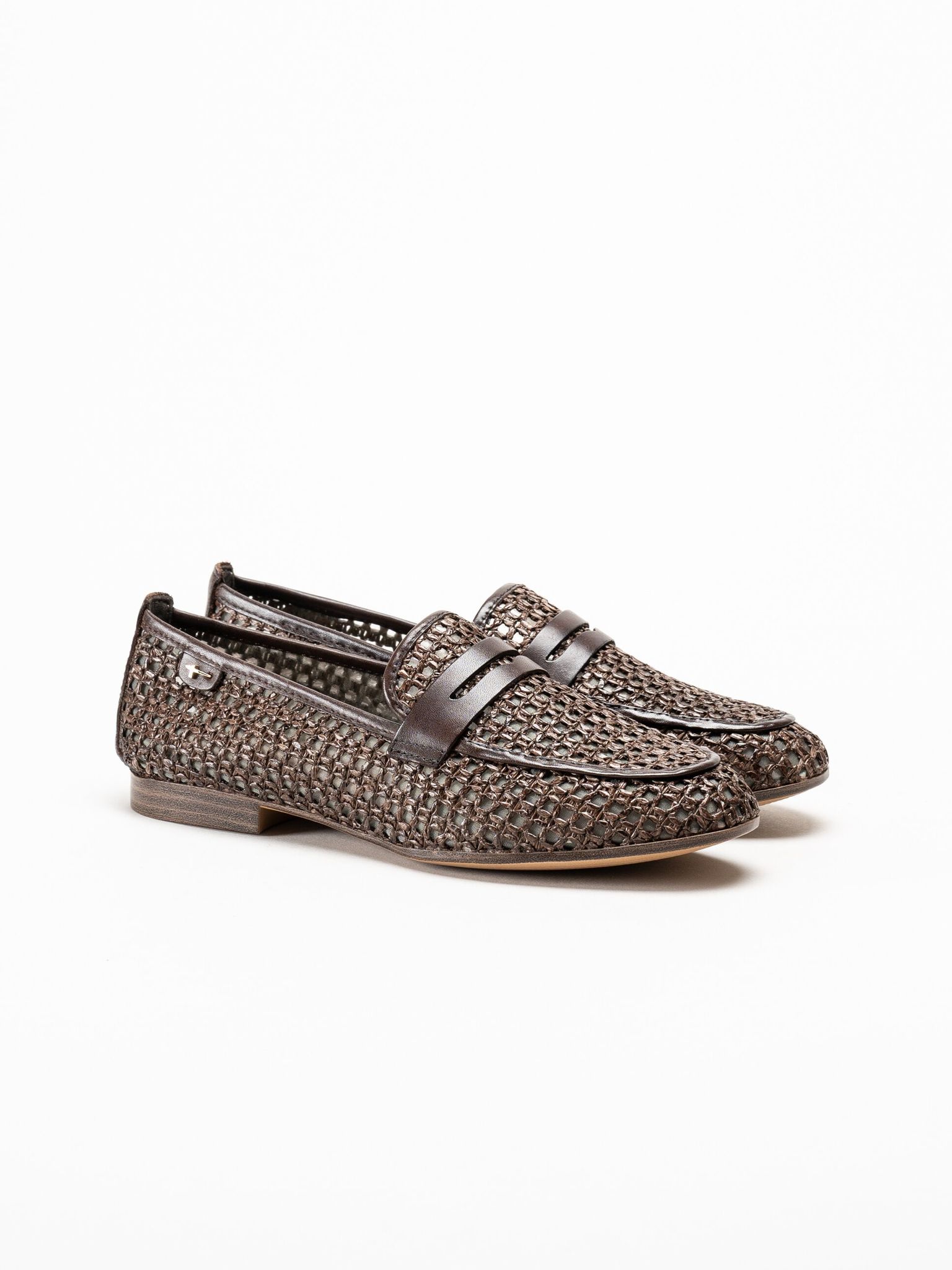 Tamaris - Mörkbruna loafers i skinn