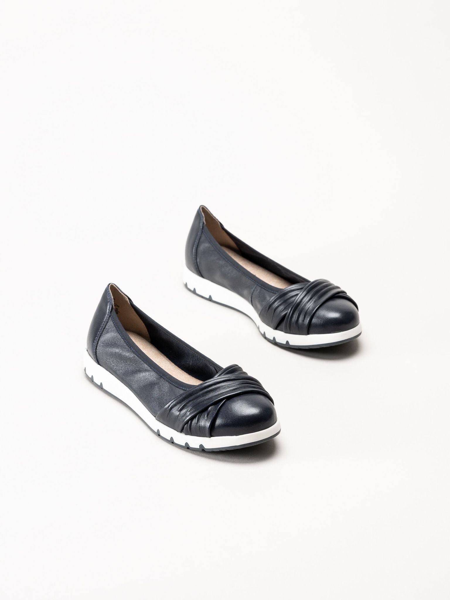 Caprice - Mörkblå ballerinaskor i skinn
