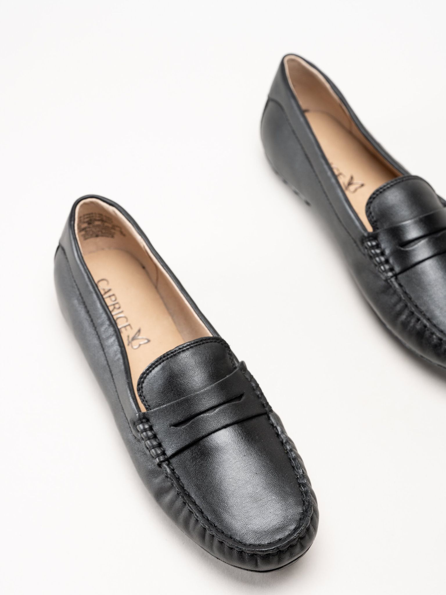 Caprice - Svarta loafers i skinn