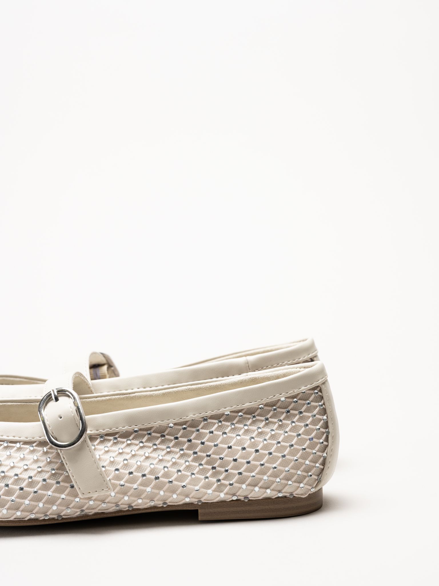 Marco Tozzi - Offwhite ballerinaskor med strass