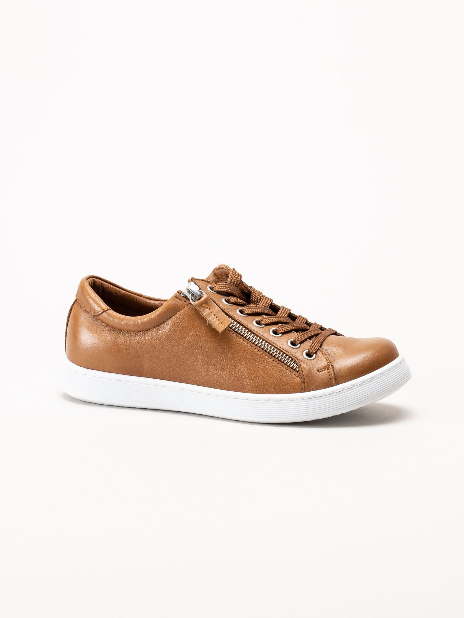 Esgano - Ljusbruna sneakers i skinn
