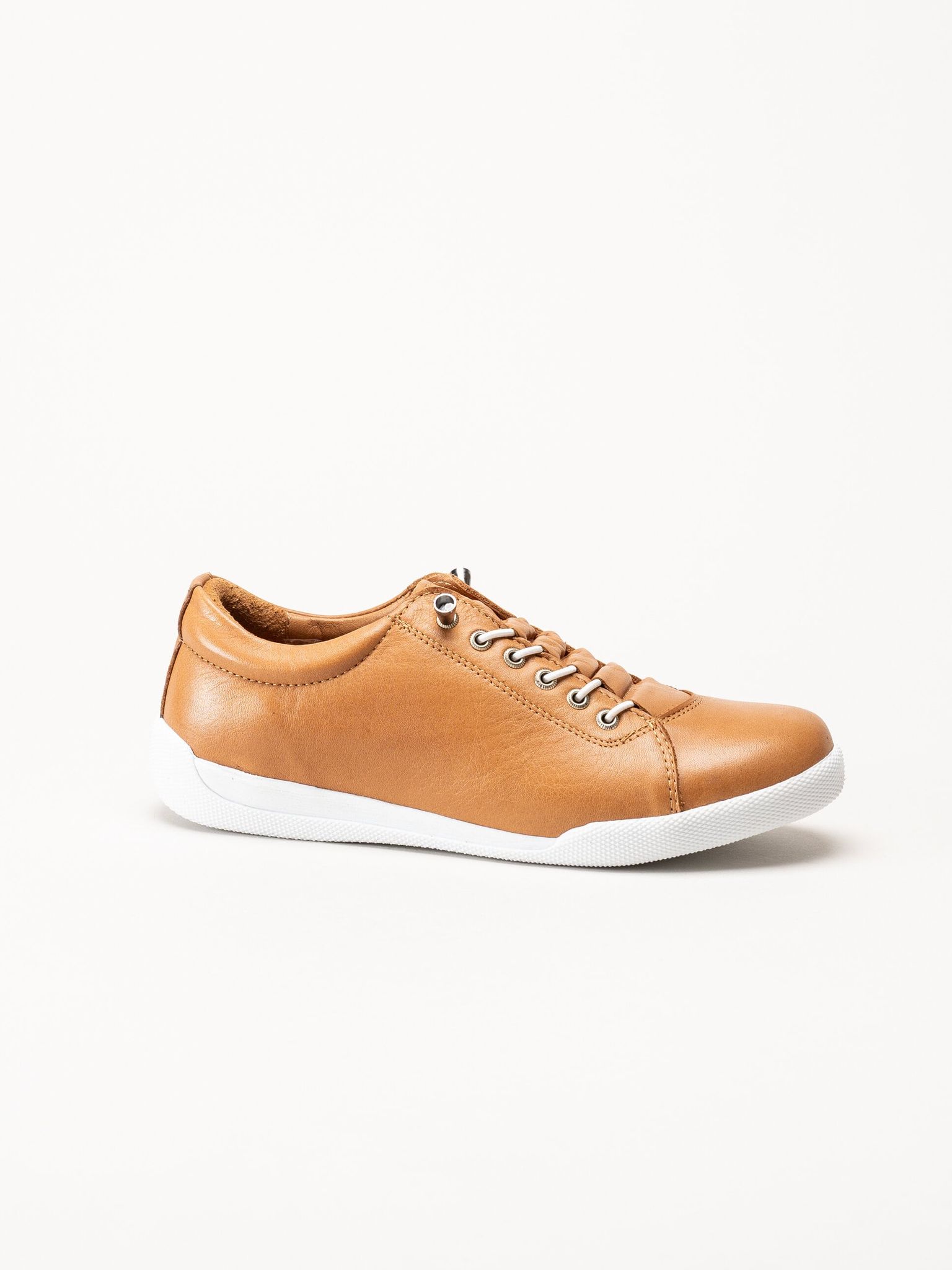 Charlotte of Sweden - Ljusbruna sneakers i skinn