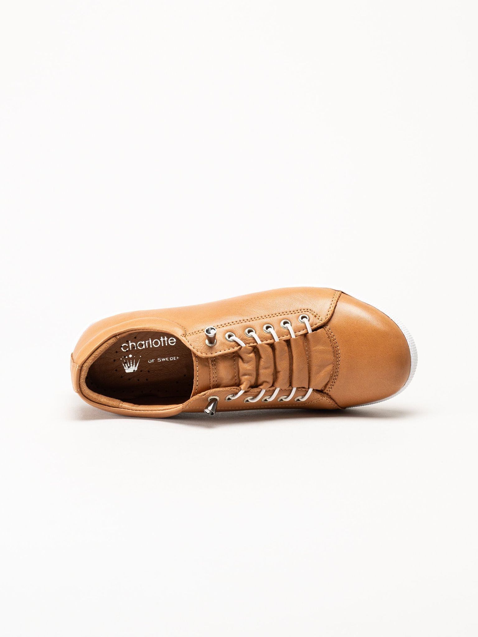 Charlotte of Sweden - Ljusbruna sneakers i skinn