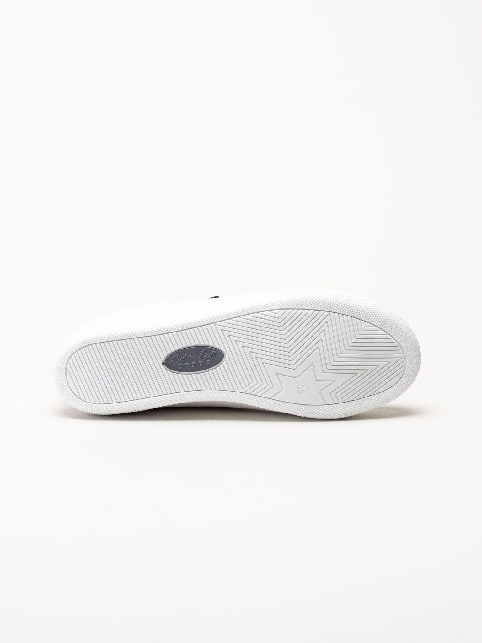 Charlotte of Sweden - Vita sneakers i skinn