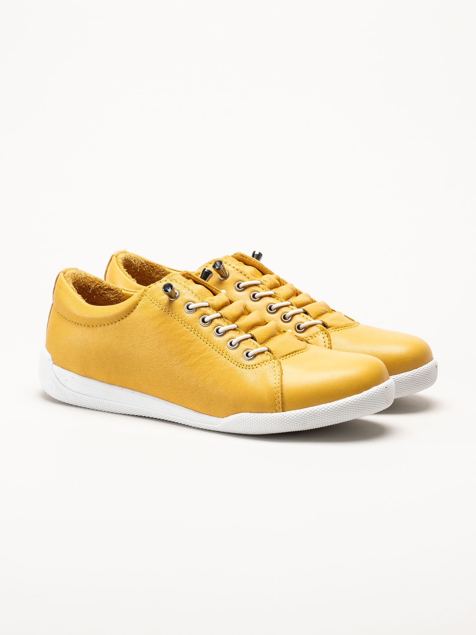 Charlotte of Sweden - Gula sneakers i skinn