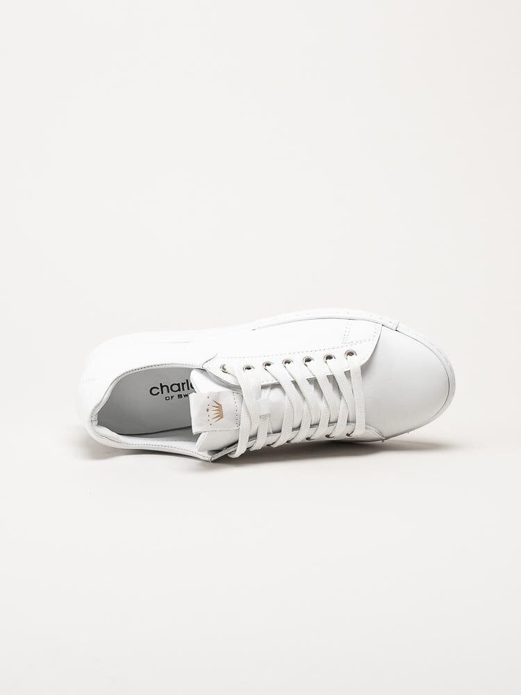 Charlotte of Sweden - Vita sneakers i skinn