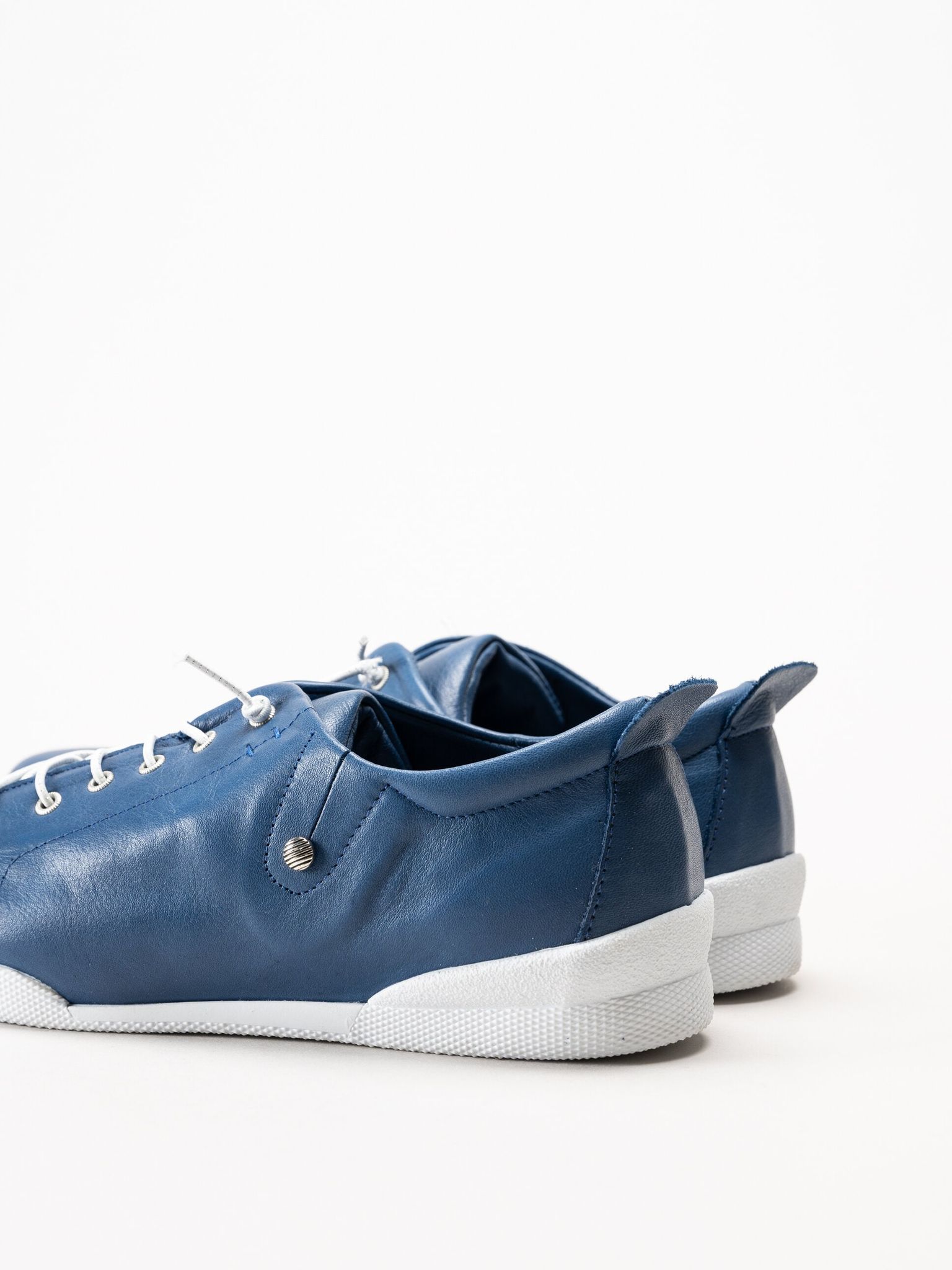 Charlotte of Sweden - Blå sneakers i skinn
