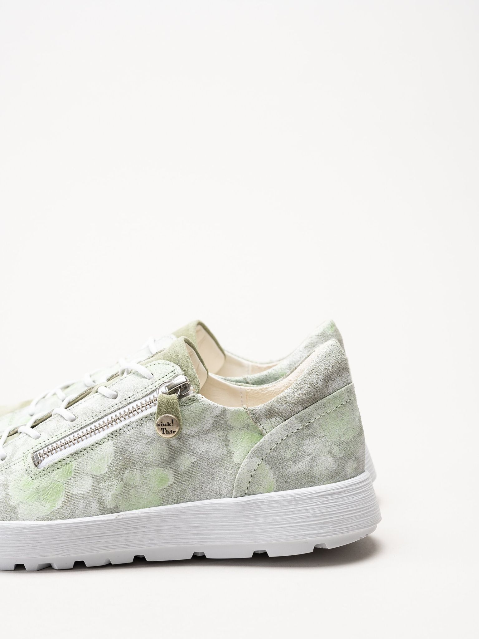 Think - Comoda - Ljusgröna sneakers i mocka