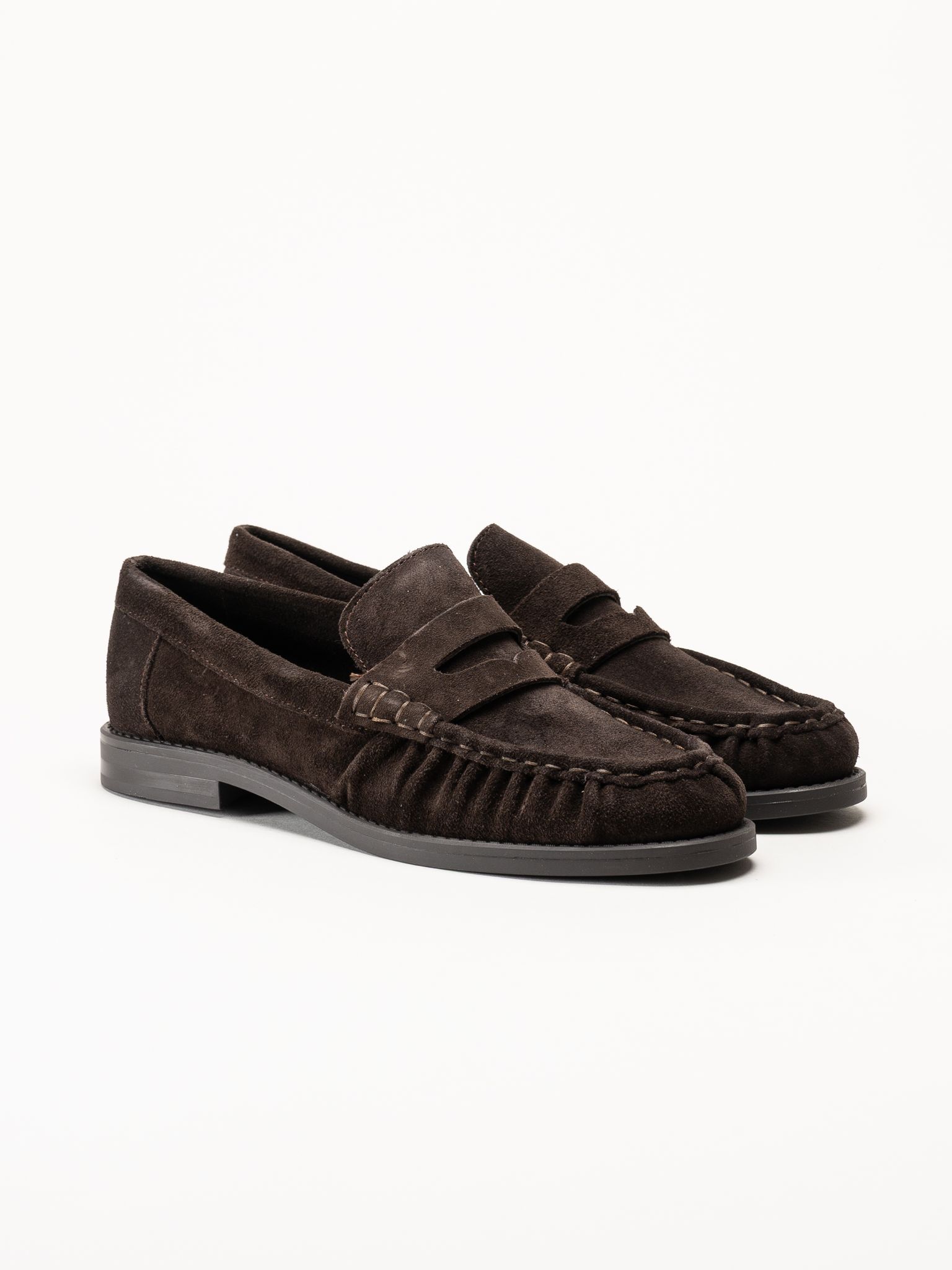 Johnny Bulls - Soho - Mörkbruna loafers i mocka