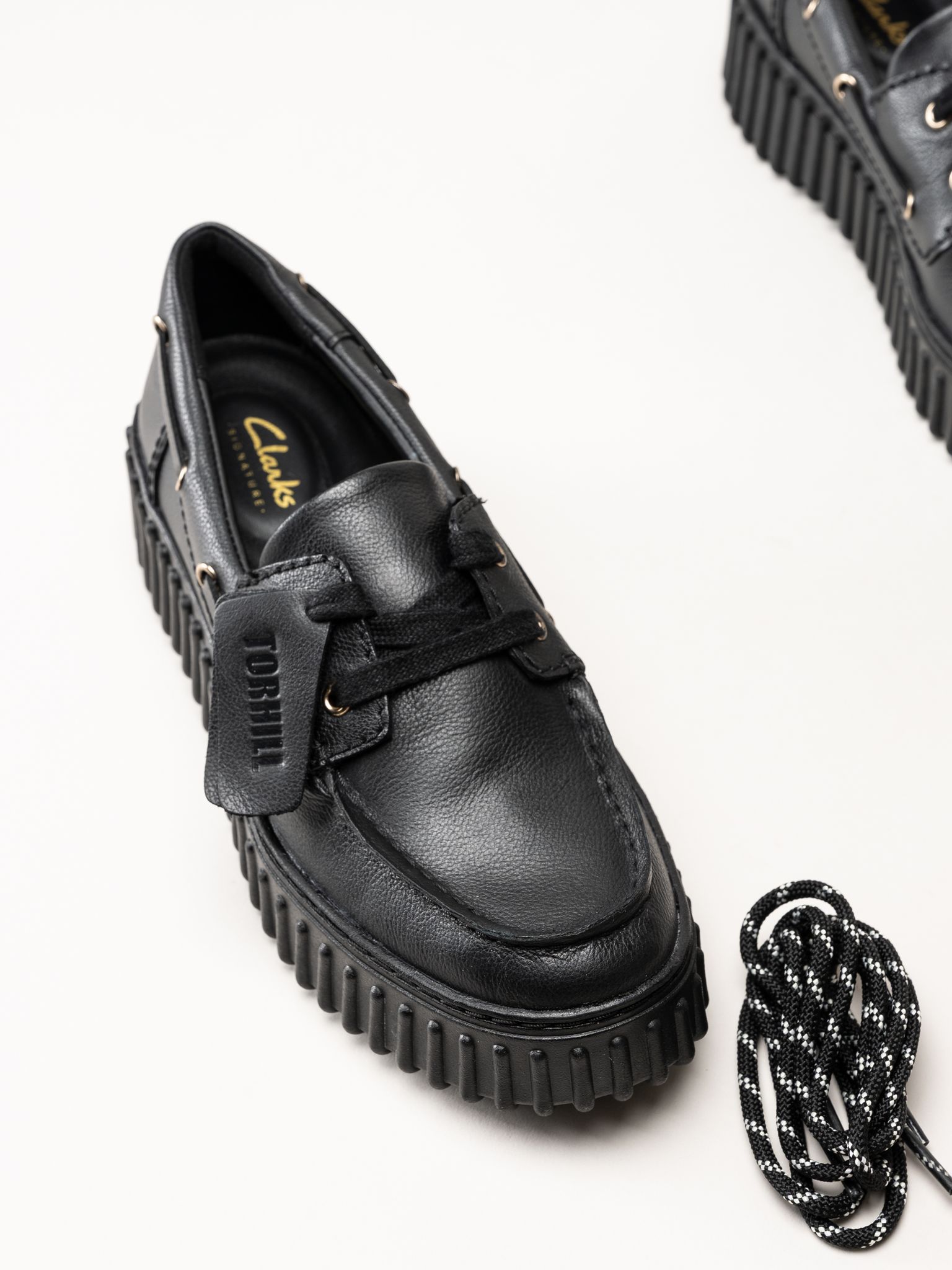 Clarks - Torhill Boat - Svarta snörskor