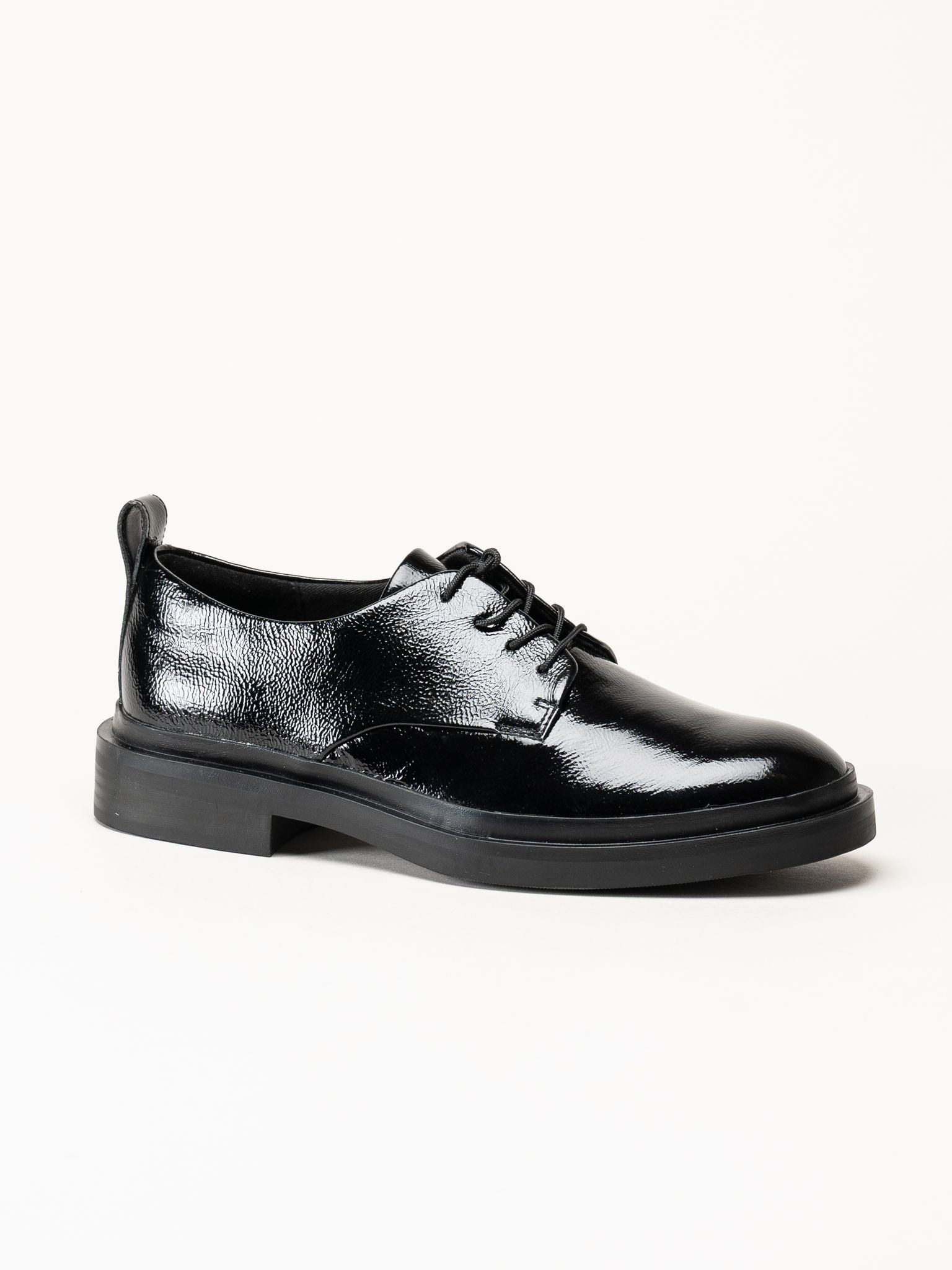 Clarks - Previa Lace - Svarta snörskor i lack