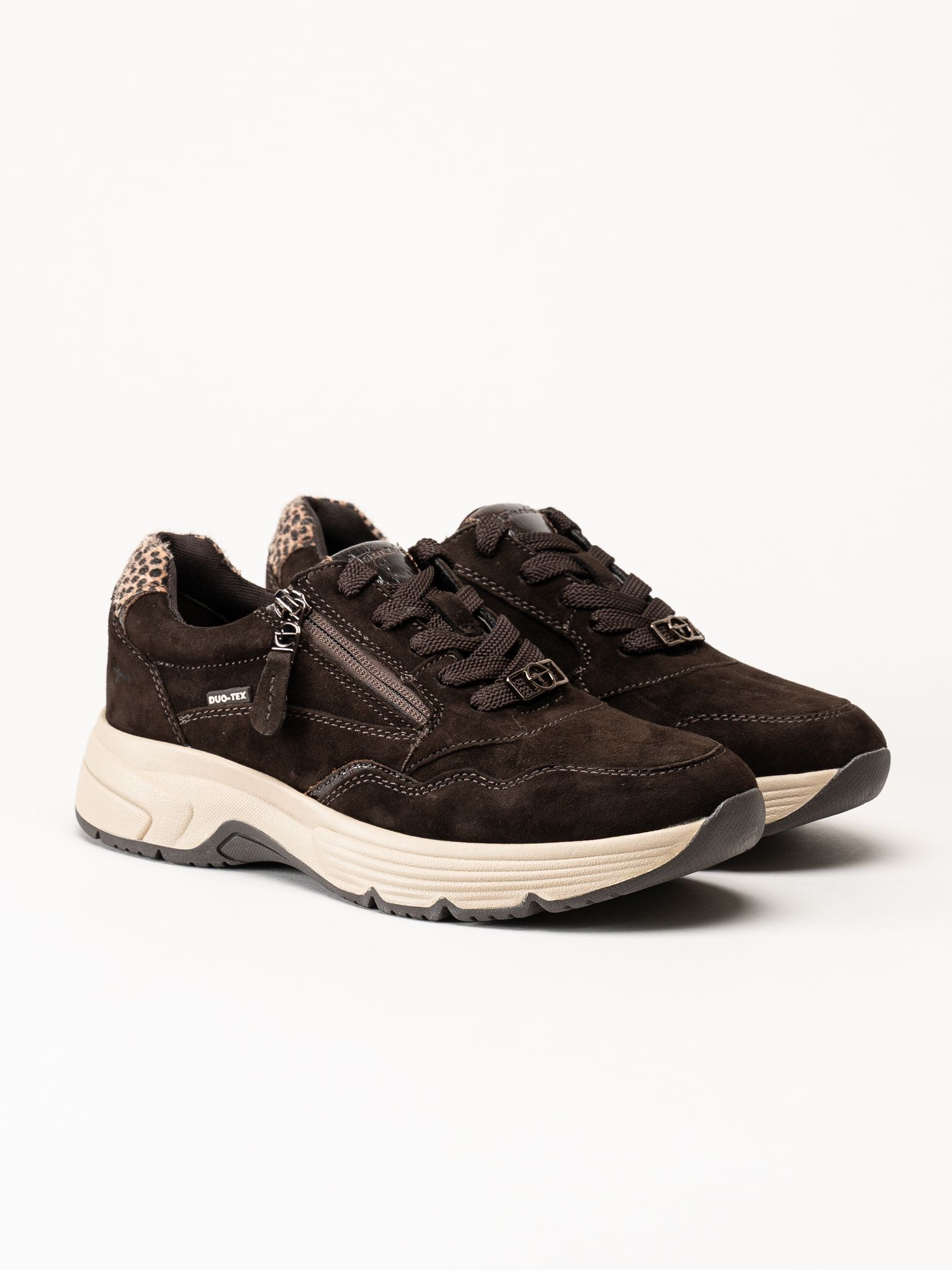 Tamaris - Wide fit - Mörkbruna sneakers i mocka