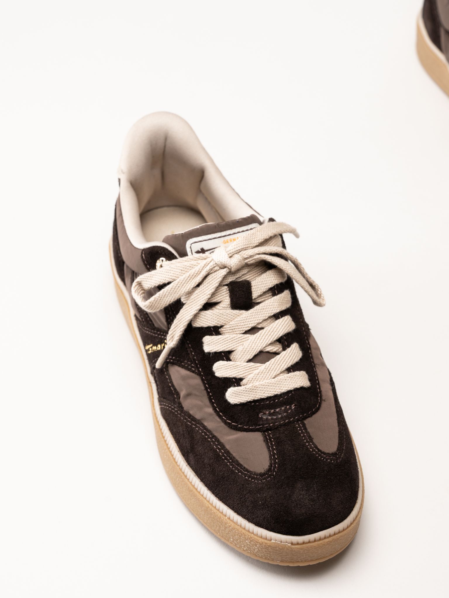 Tamaris - Wide fit - Mörkbruna sneakers