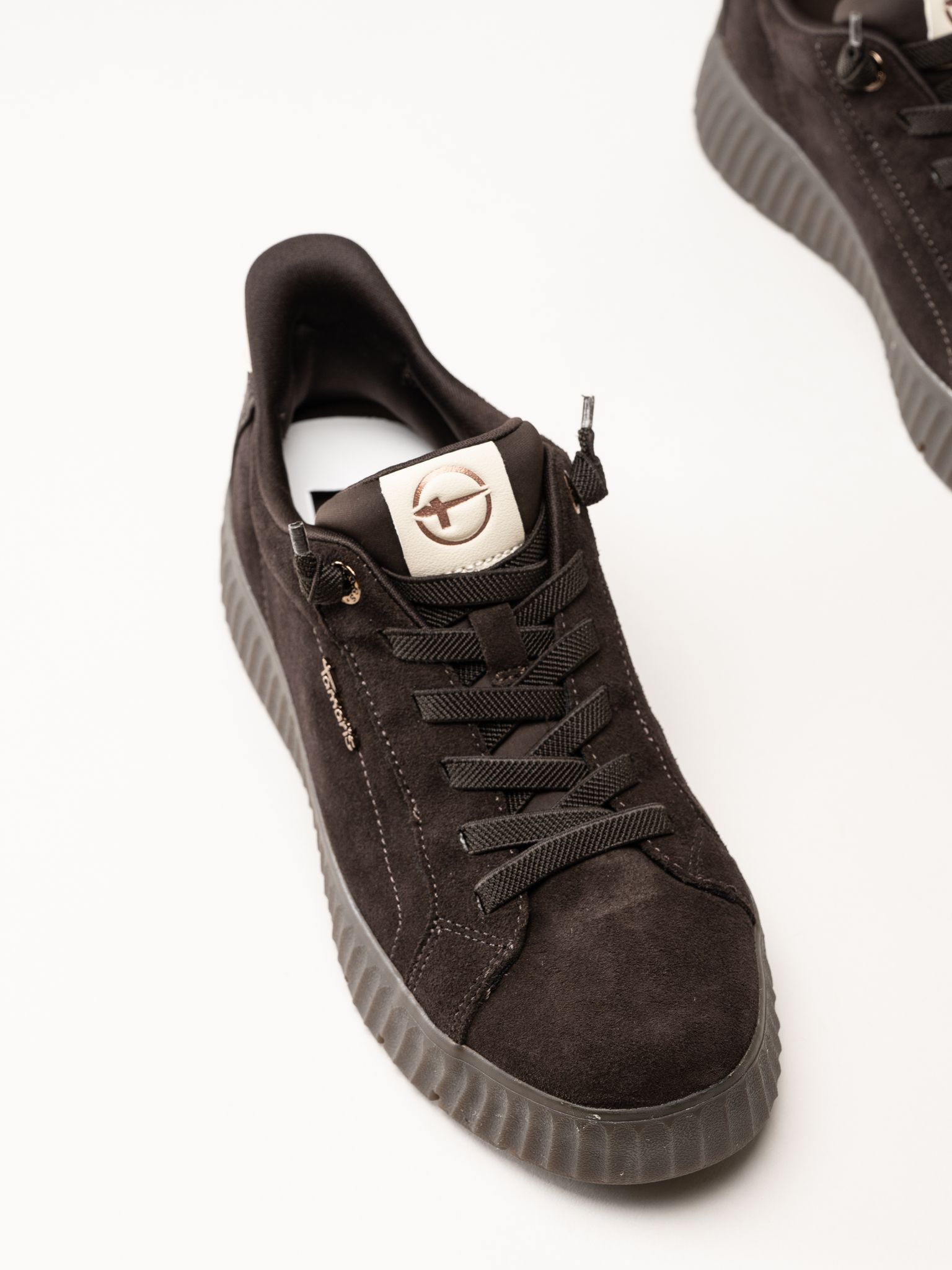 Tamaris - Wide fit - Mörkbruna sneakers
