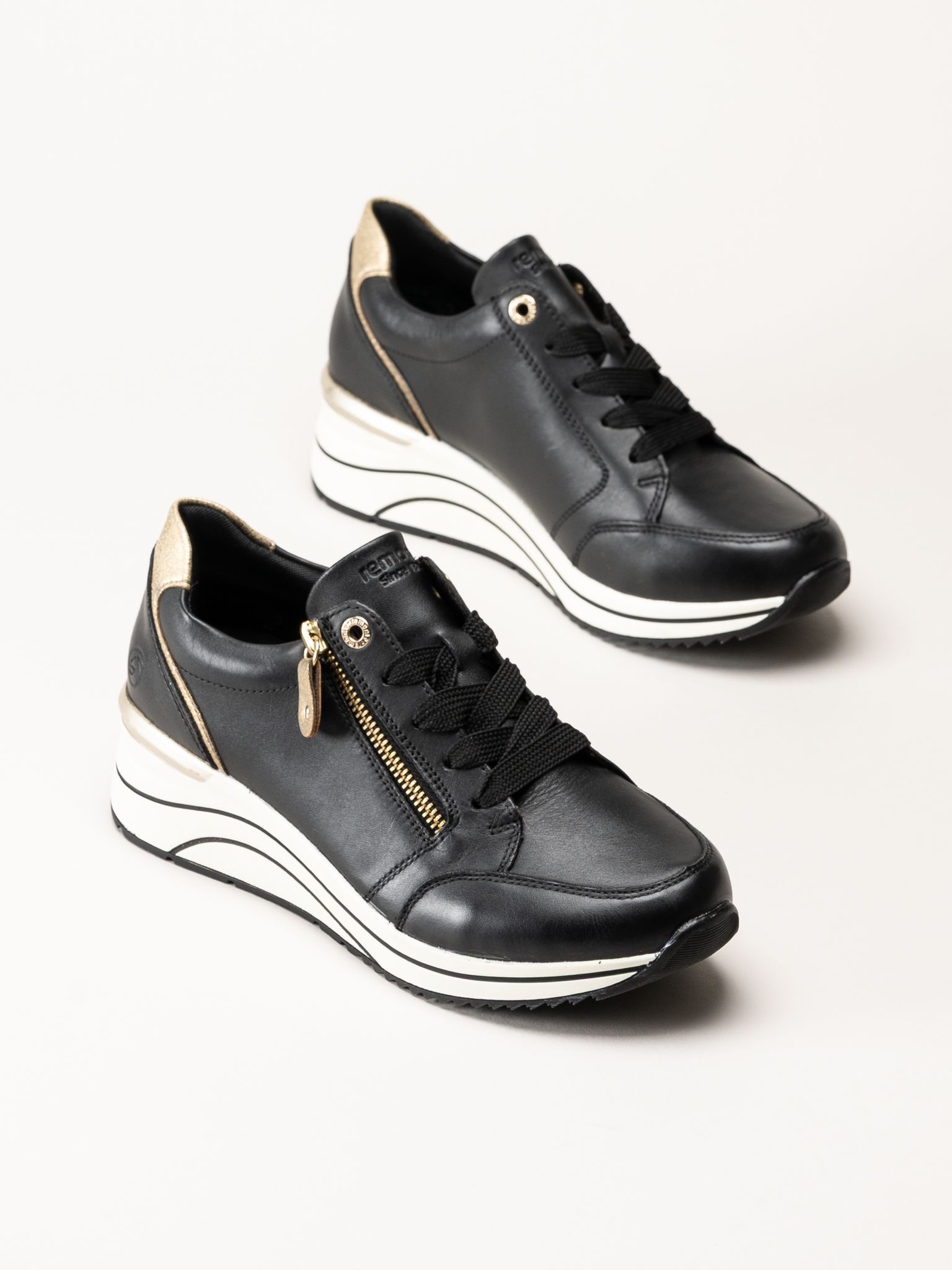 Remonte - Svarta sneakers