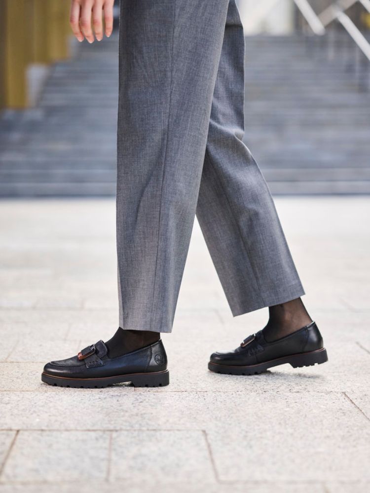 Rieker - Svarta loafers