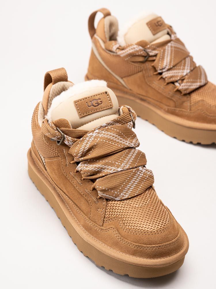 UGG - Lowmel - Ljusbruna ullfodrade sneakers