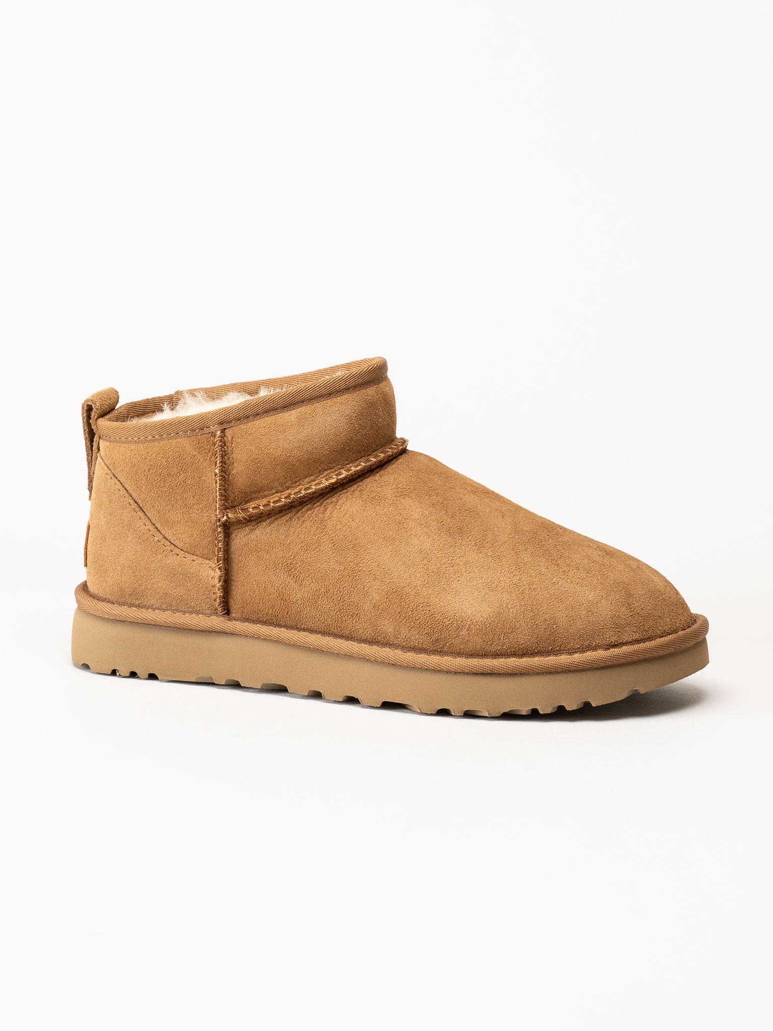 UGG - Classic Ultra Mini - Bruna låga fodrade boots