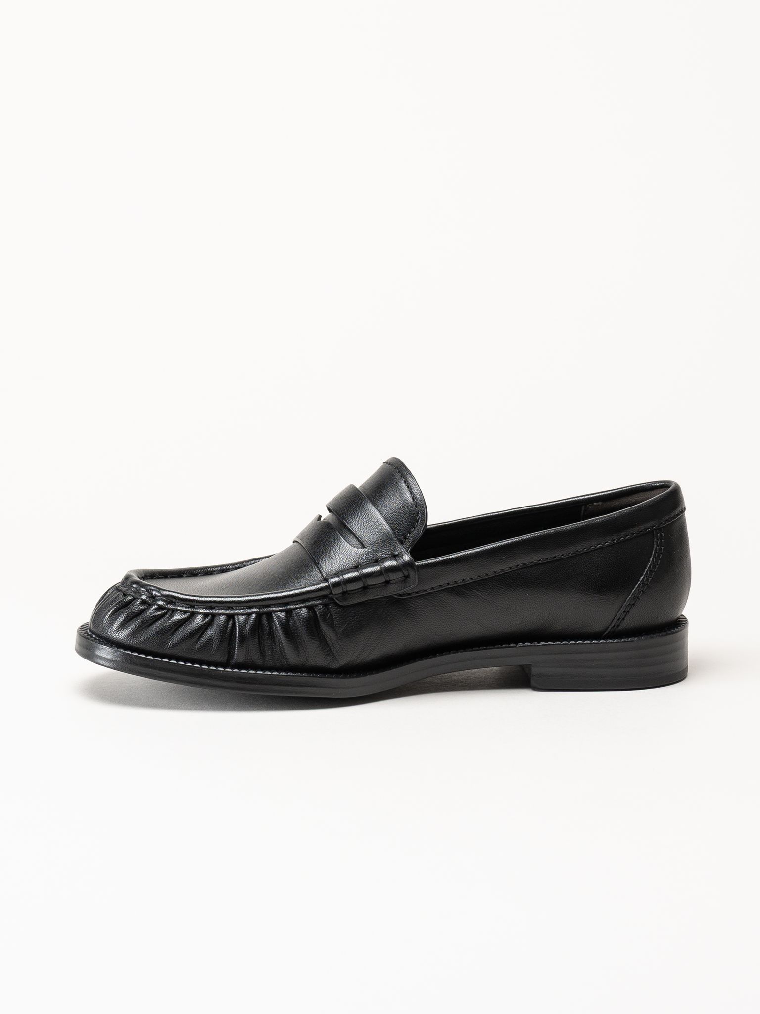 Tamaris - Svarta pennyloafers