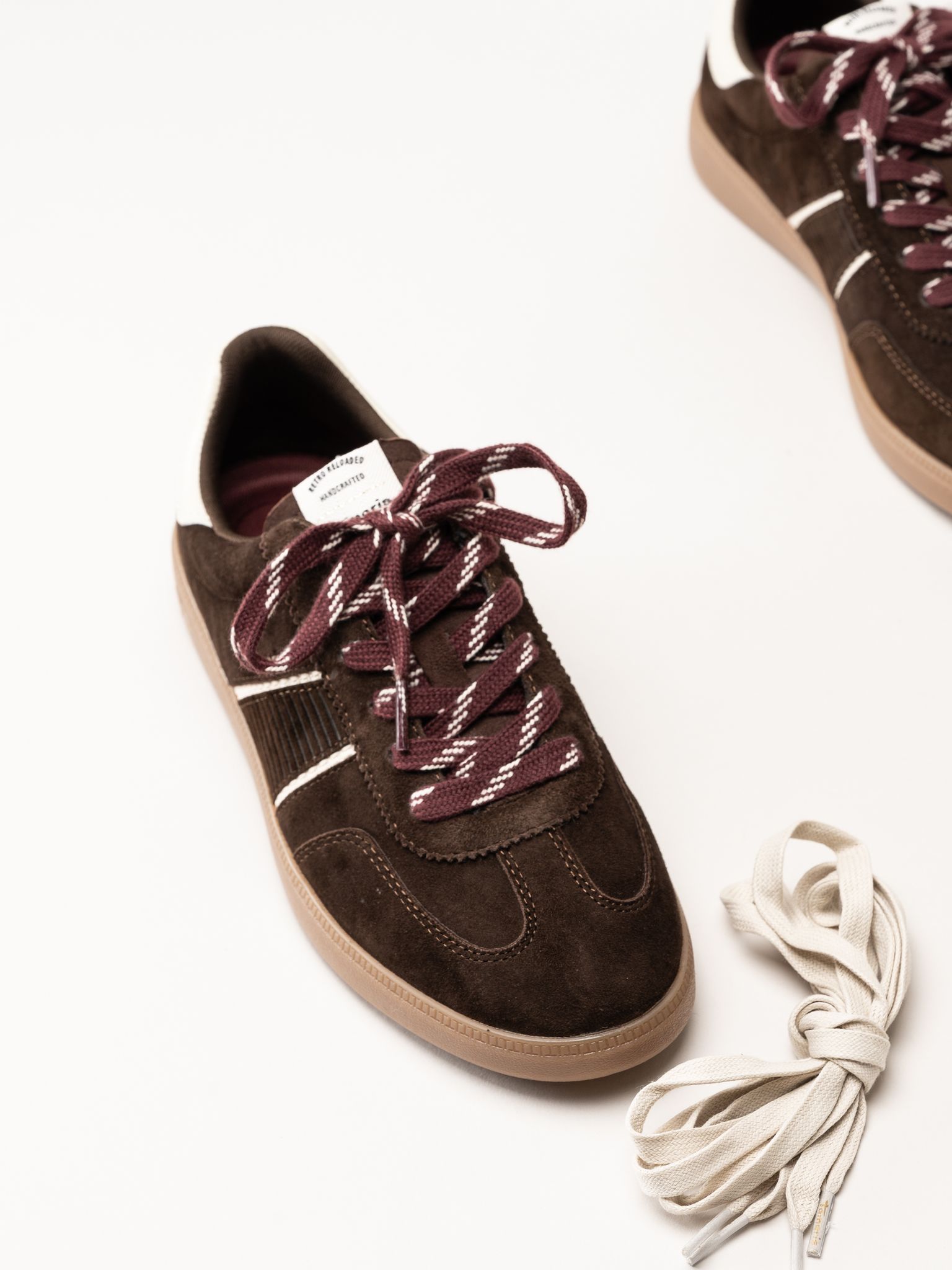 Tamaris - Mörkbruna sneakers