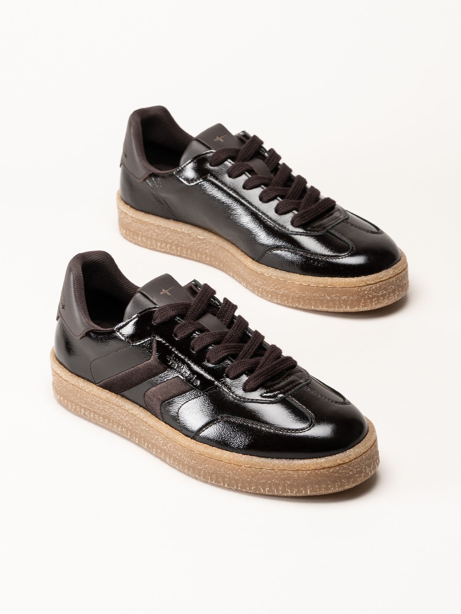 Tamaris - Mörkbruna sneakers