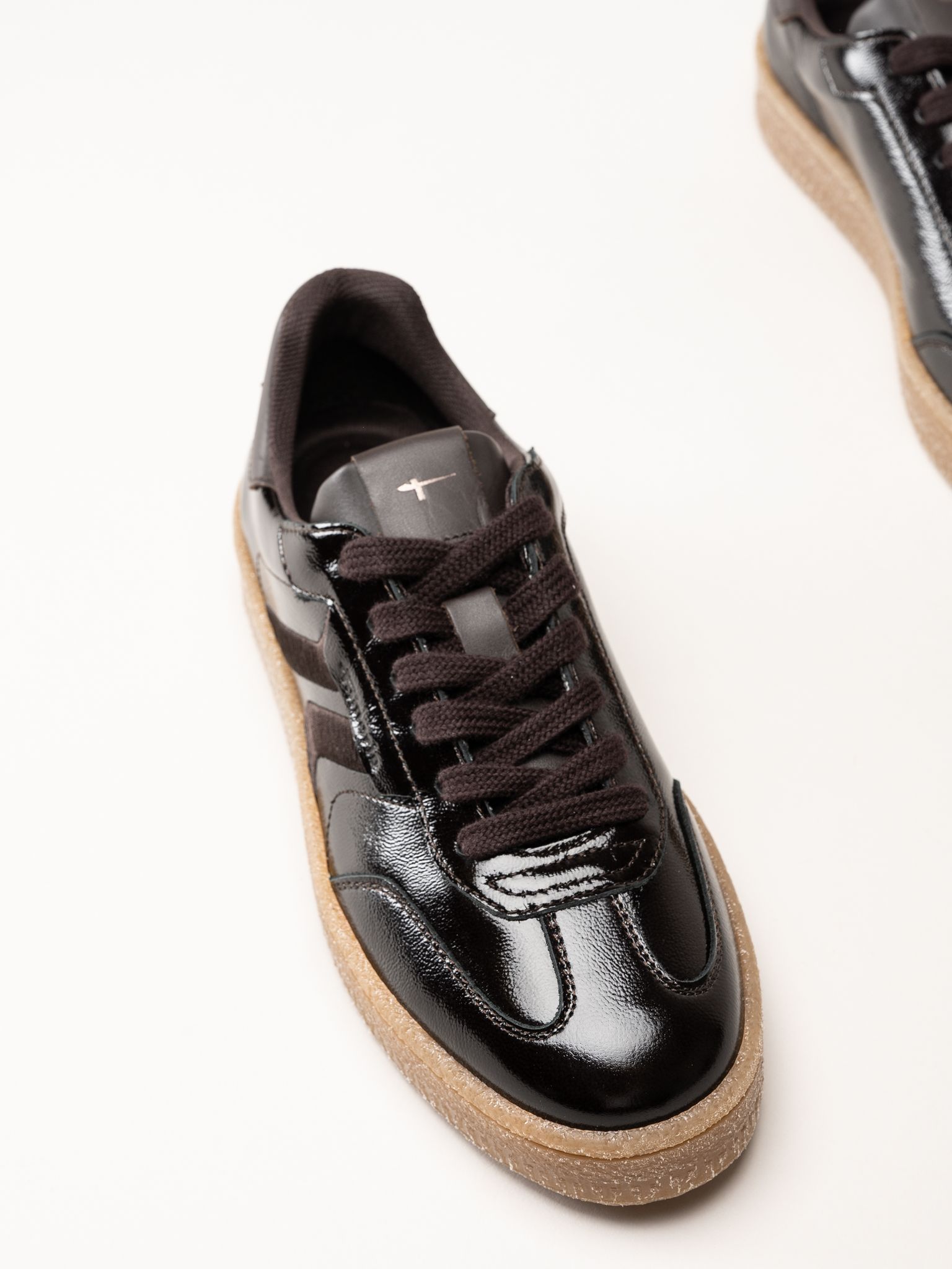 Tamaris - Mörkbruna sneakers