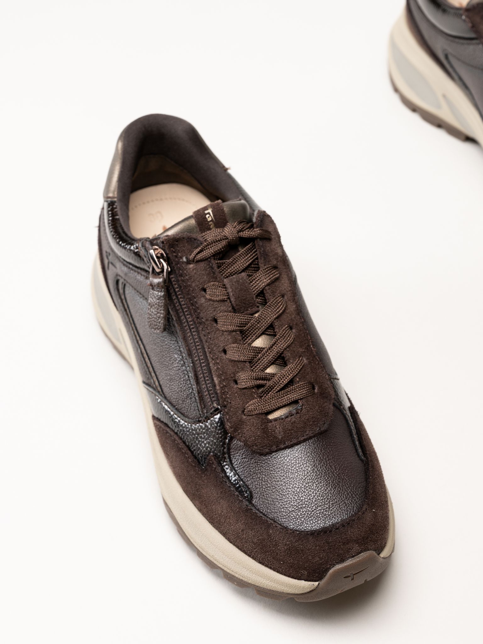 Tamaris - Mörkbruna sneakers