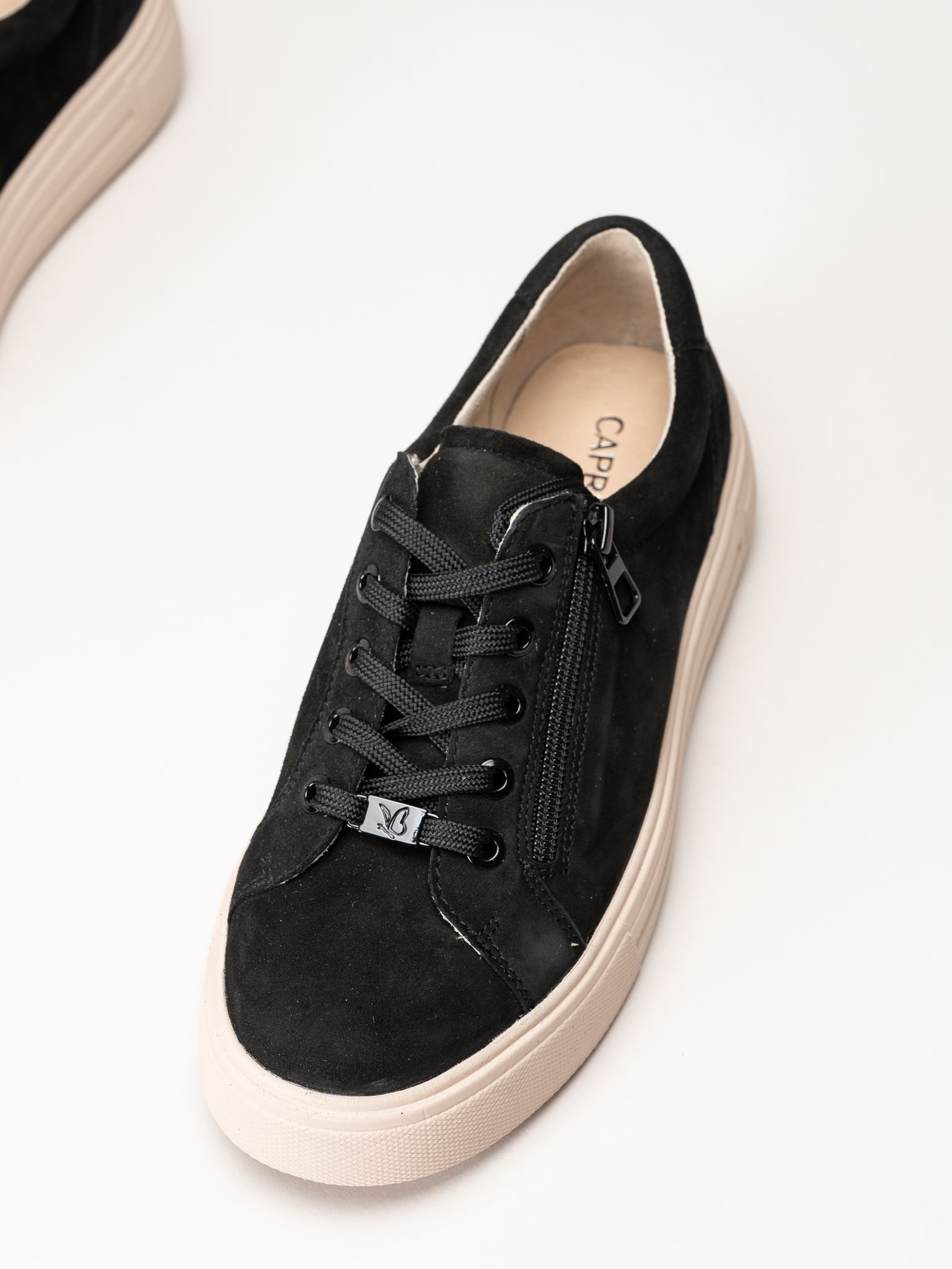 Caprice - Svarta sneakers