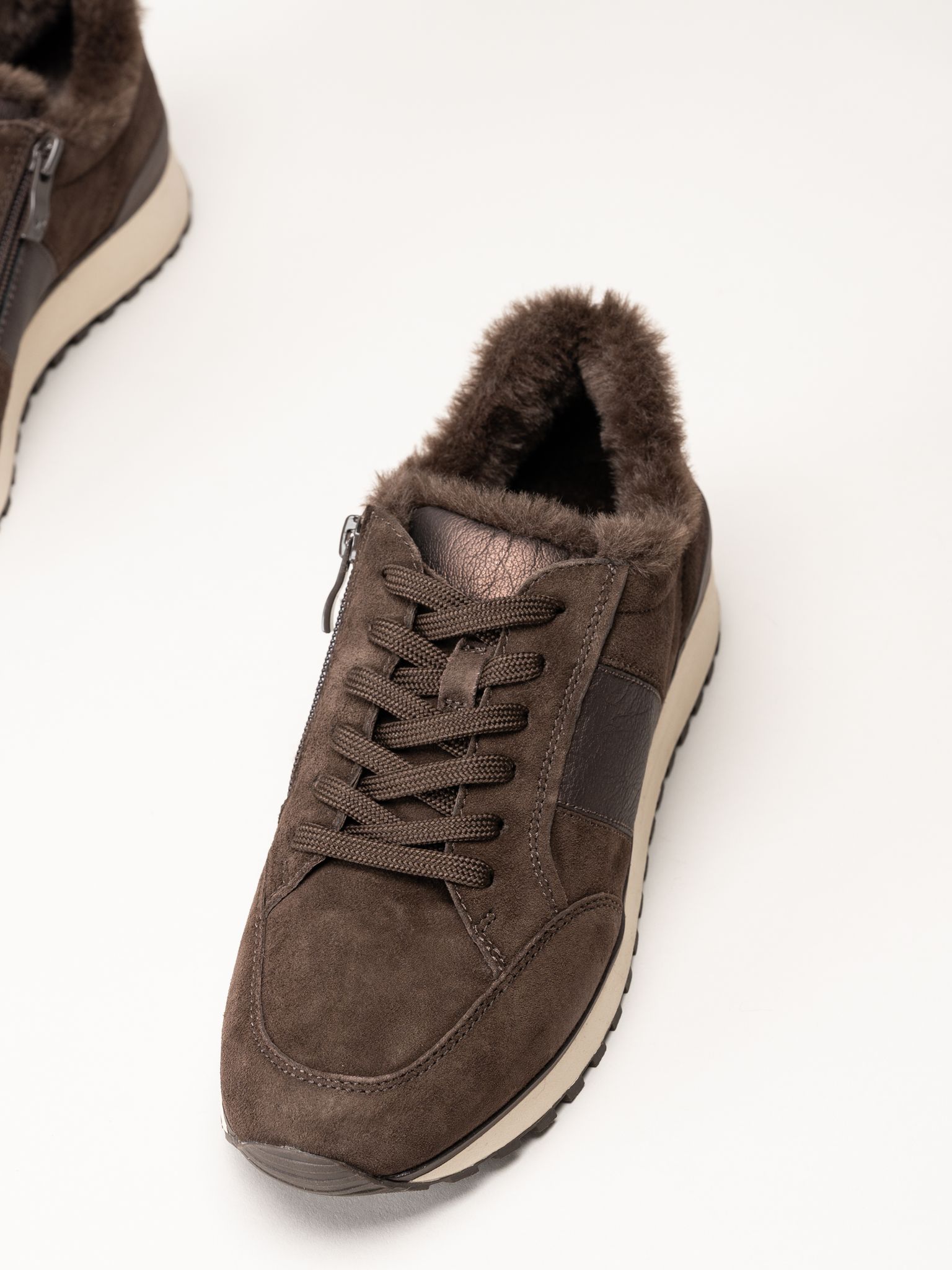 Caprice - Mörkbruna fodrade sneakers