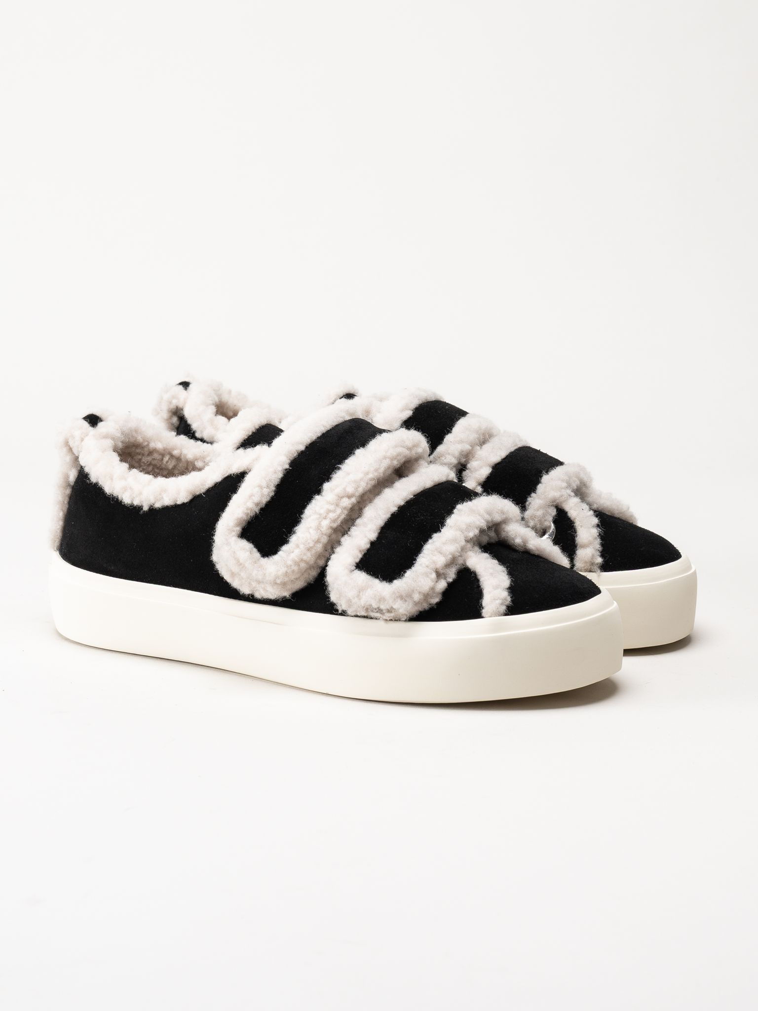 Inuikii - Shearling - Svarta ullfodrade sneakers