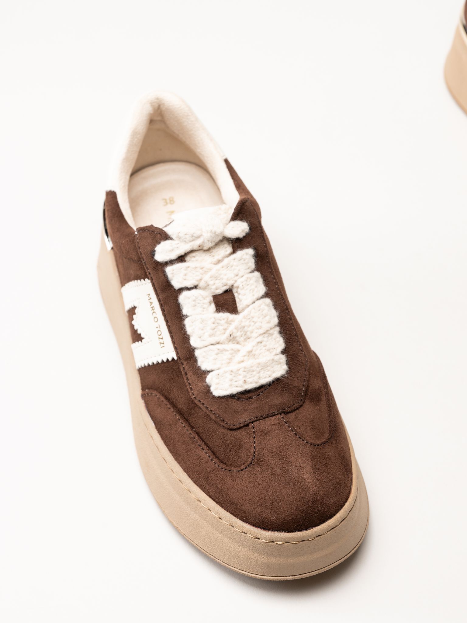 Marco Tozzi - Mörkbruna platåsneakers