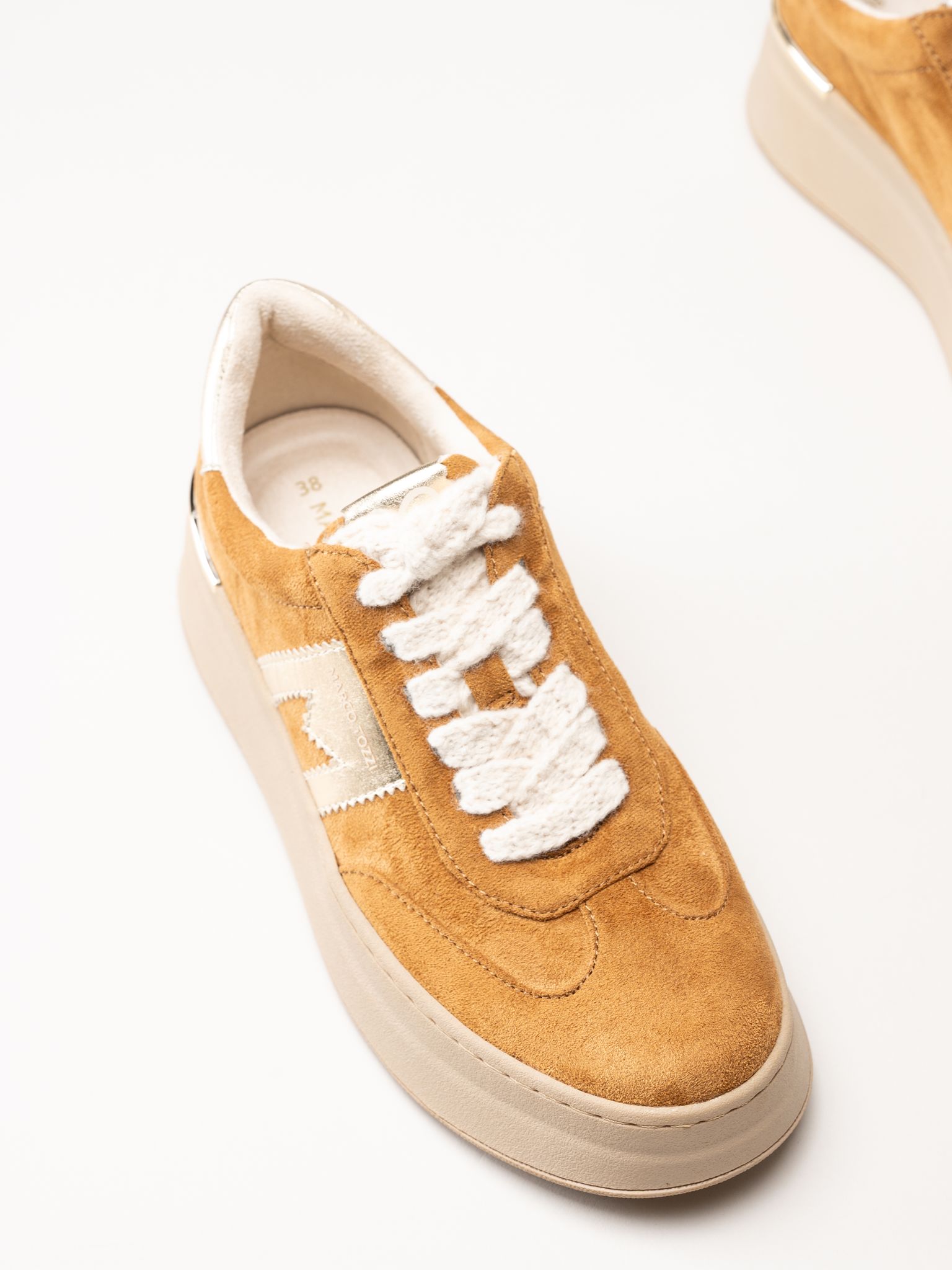Marco Tozzi - Ljusbruna sneakers