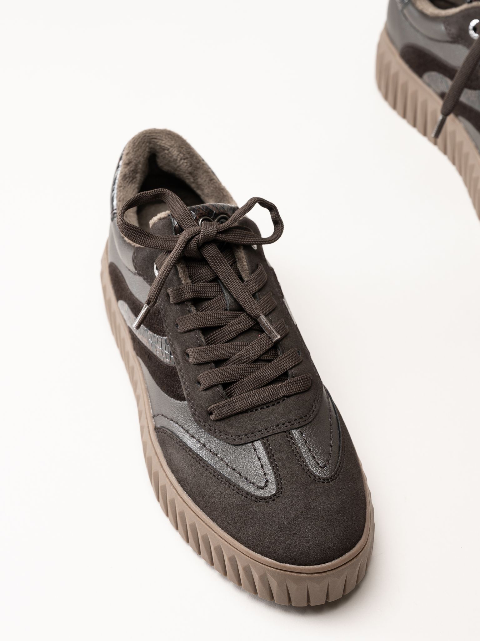 Marco Tozzi - Mörkbruna sneakers