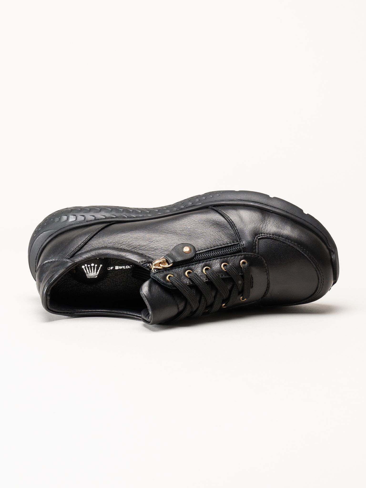 Charlotte of Sweden - Svarta sneakers